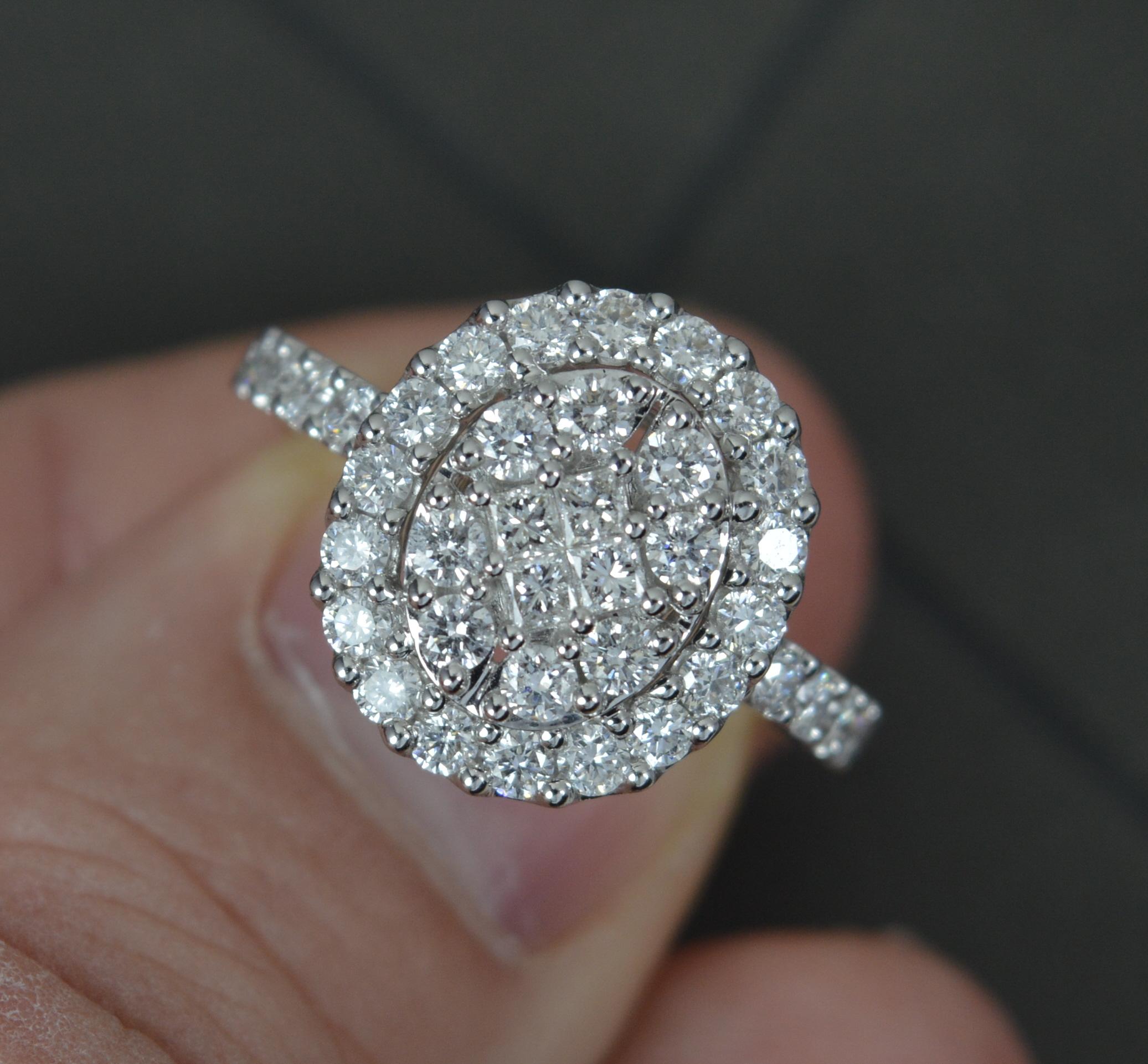 Women's Quality Vs 1.25 Carat Diamond and 18 Carat White Gold Cluster Ring For Sale