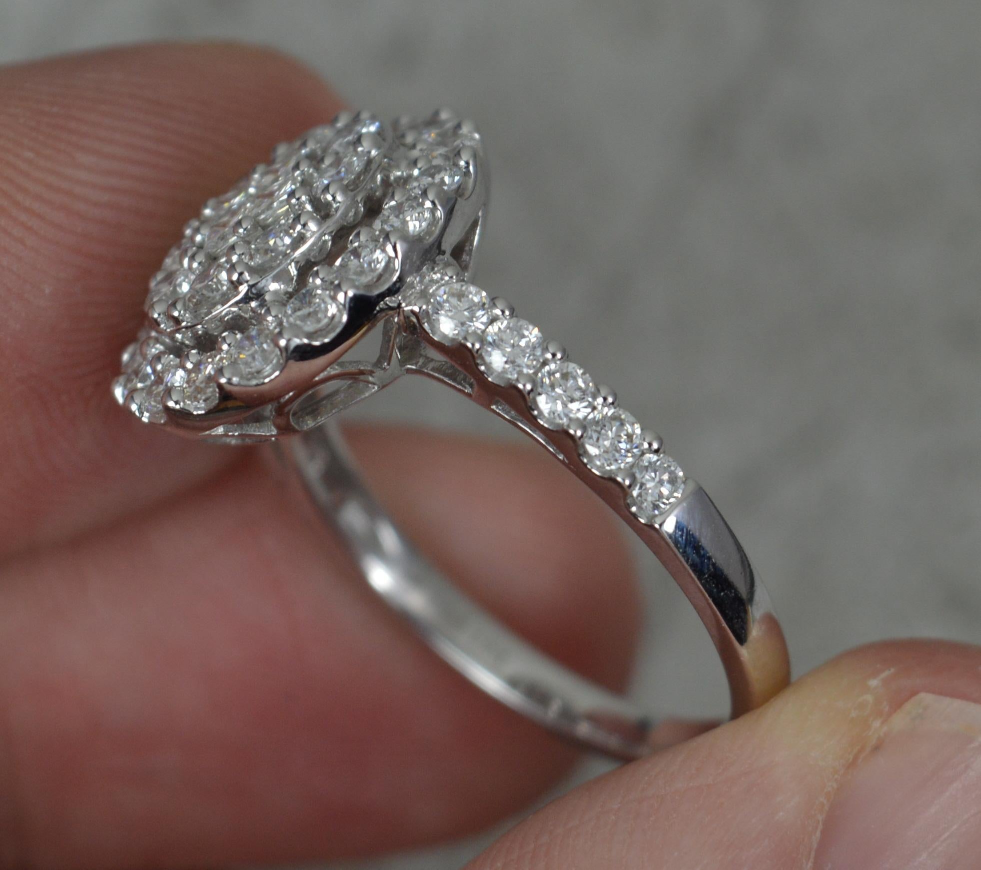 Quality Vs 1.25 Carat Diamond and 18 Carat White Gold Cluster Ring For Sale 2