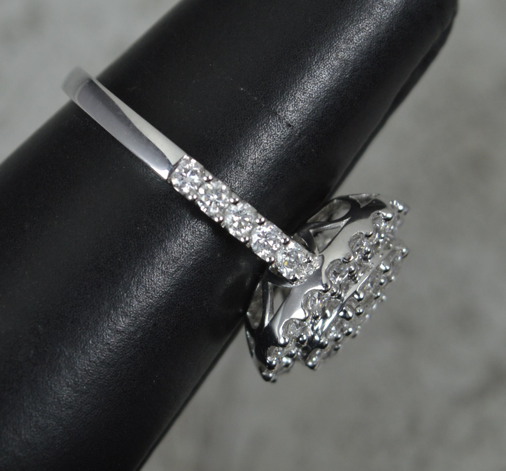 Quality Vs 1.25 Carat Diamond and 18 Carat White Gold Cluster Ring For Sale 4