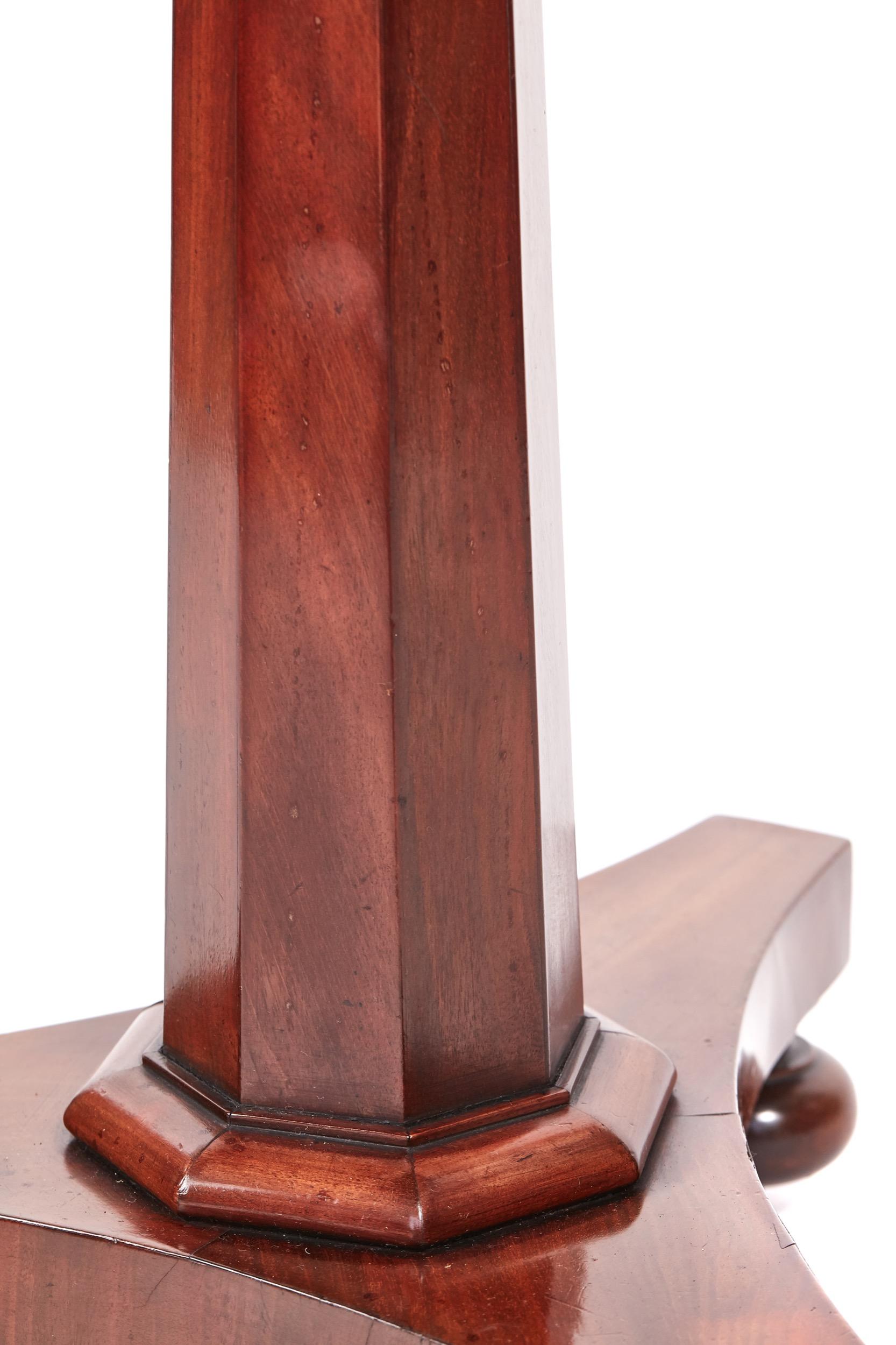 19th Century Quality William IV Mahogany Tilt-Top Pedestal Lamp Table