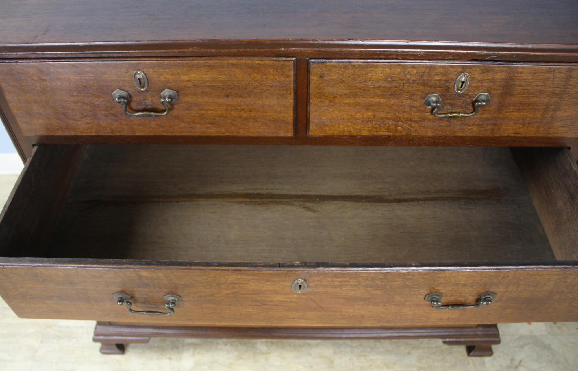 Quarter Column Oak Chest of Drawers with Original Handles For Sale 4