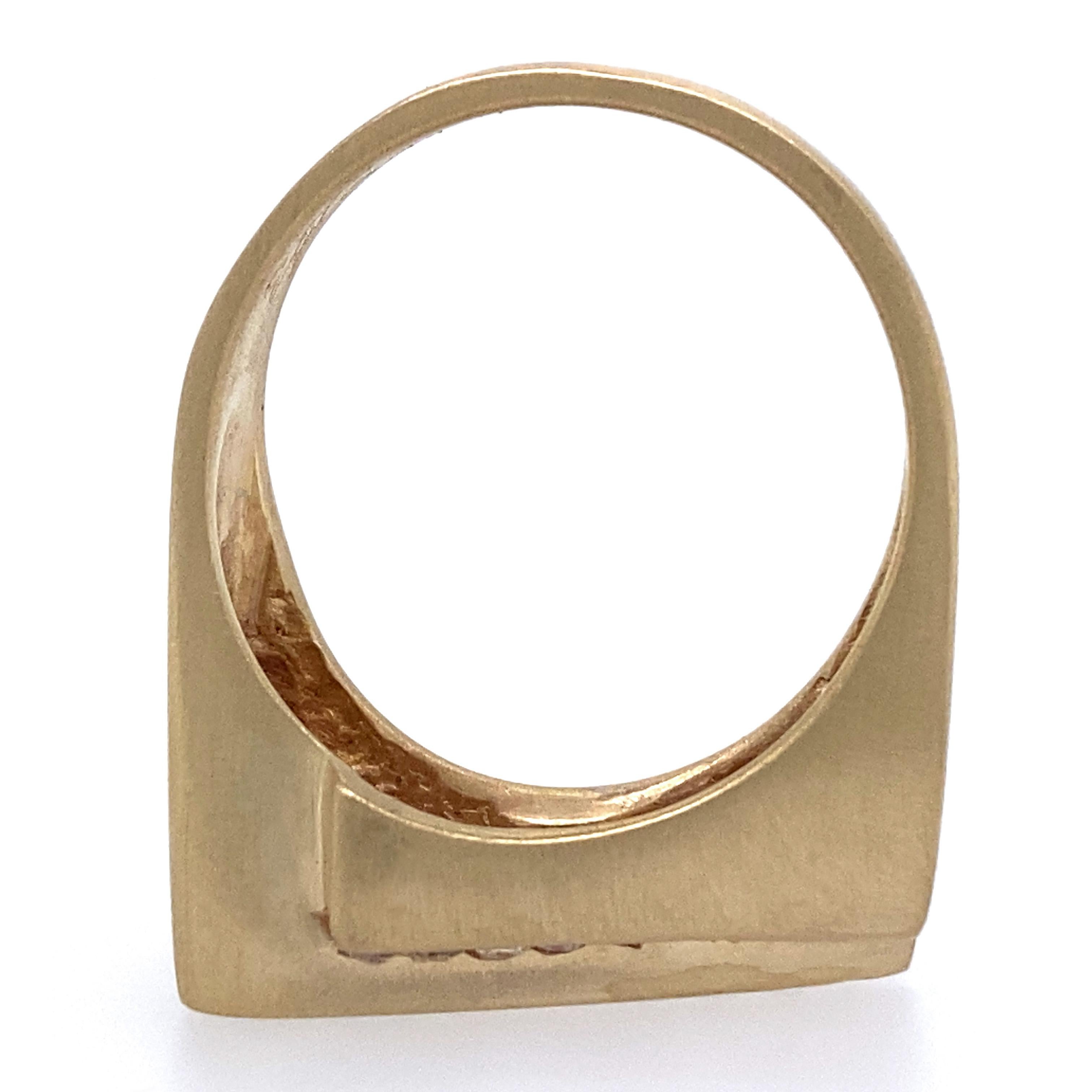 „Quarter Pipe“-Ring aus 18 Karat Gelbgold mit 0,38 Karat Diamanten im Angebot 13