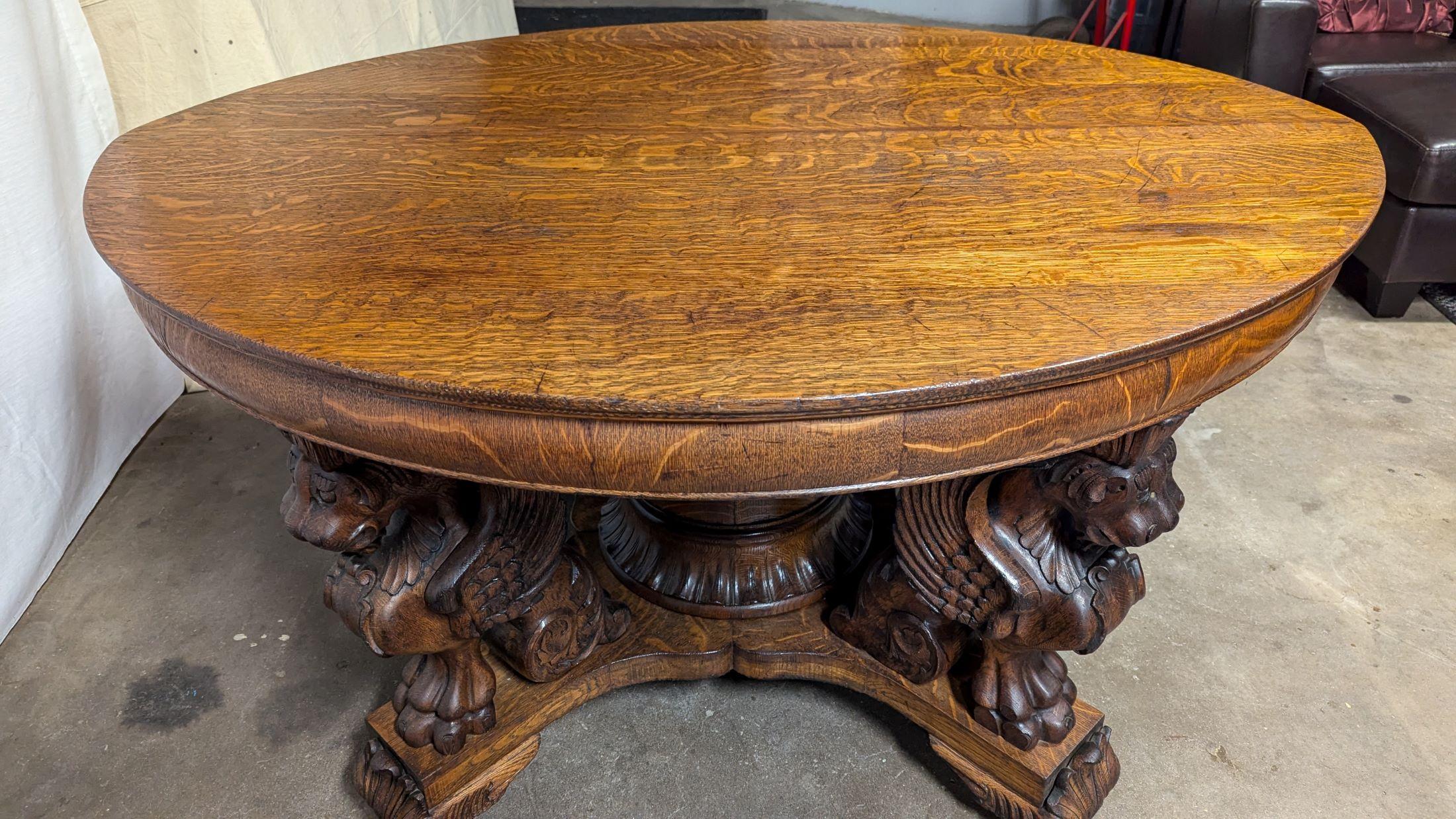 Quercia Tavolo Horner Griffin in Oak segato a un quarto di dollaro in vendita
