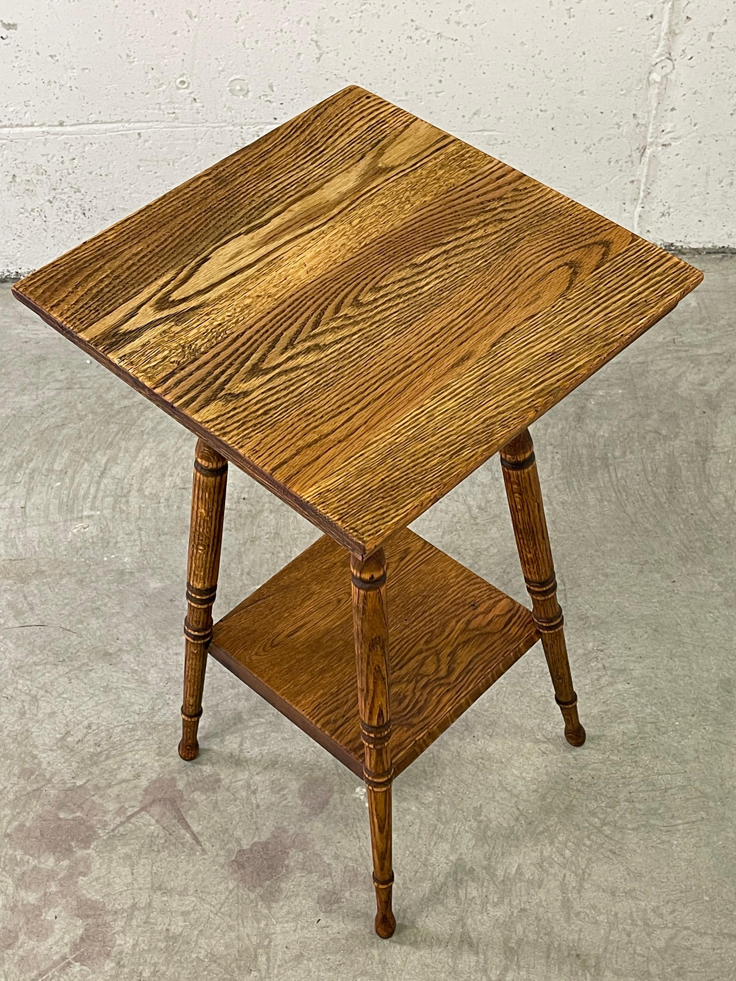 20th Century Quarter-Sawn Oak Side Table For Sale