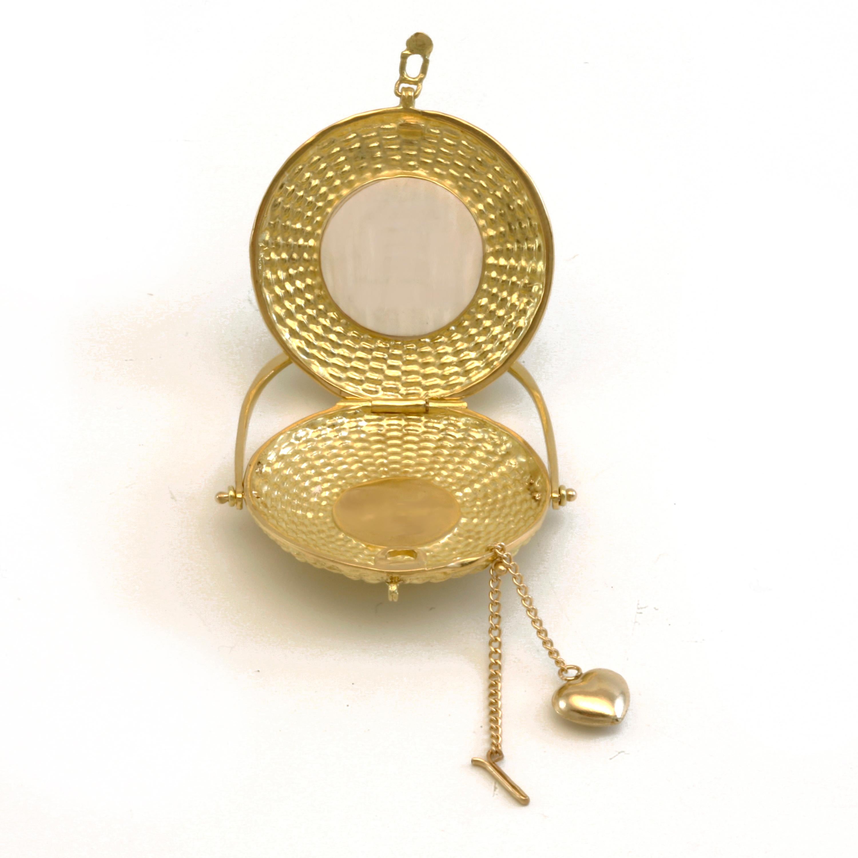  Diana Kim England 18k Nantucket Lightship Basket  Miniature Locket For Sale 3