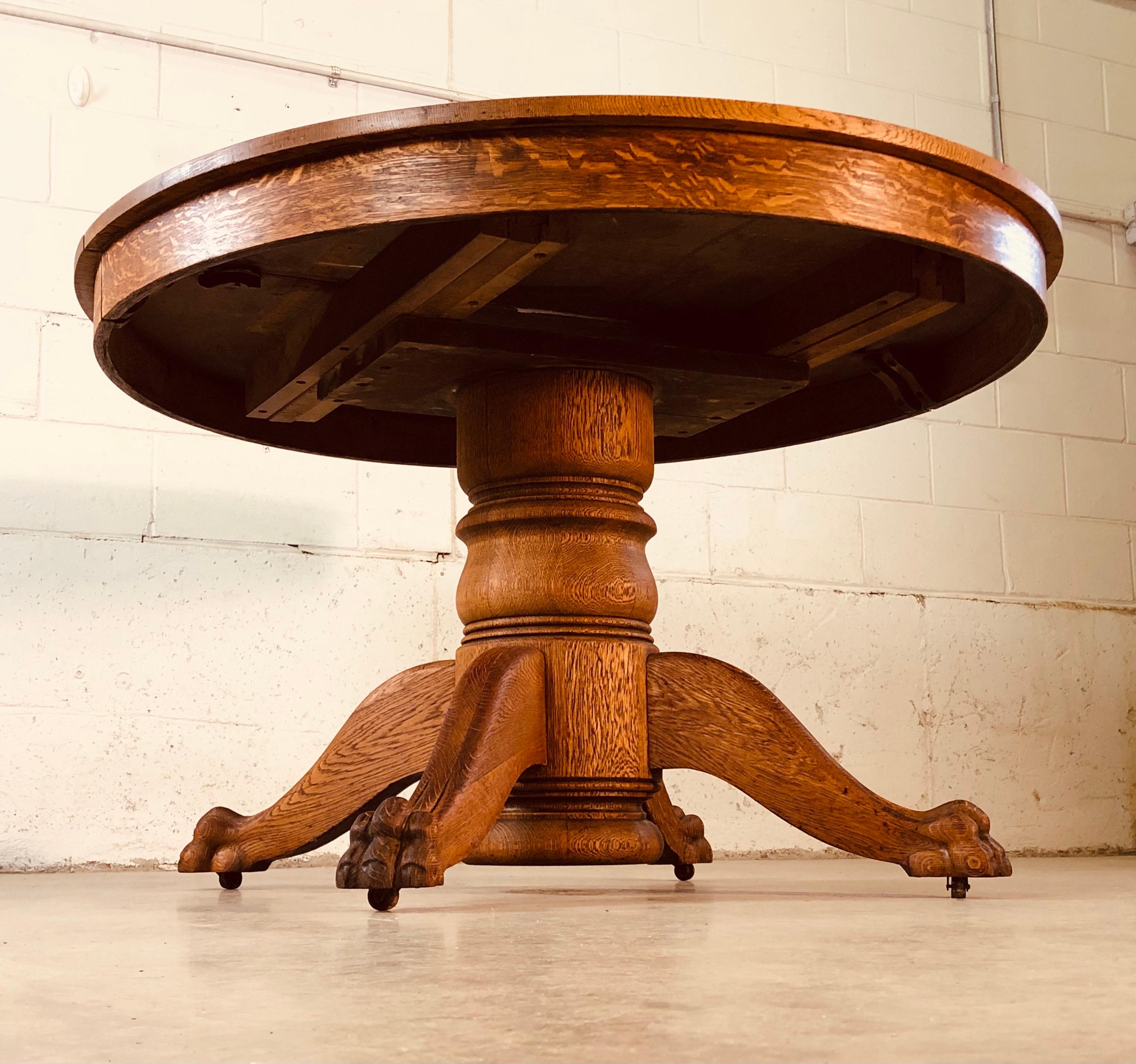 Quartersawn Oak Pedestal Claw Foot Table In Good Condition For Sale In Amherst, NH