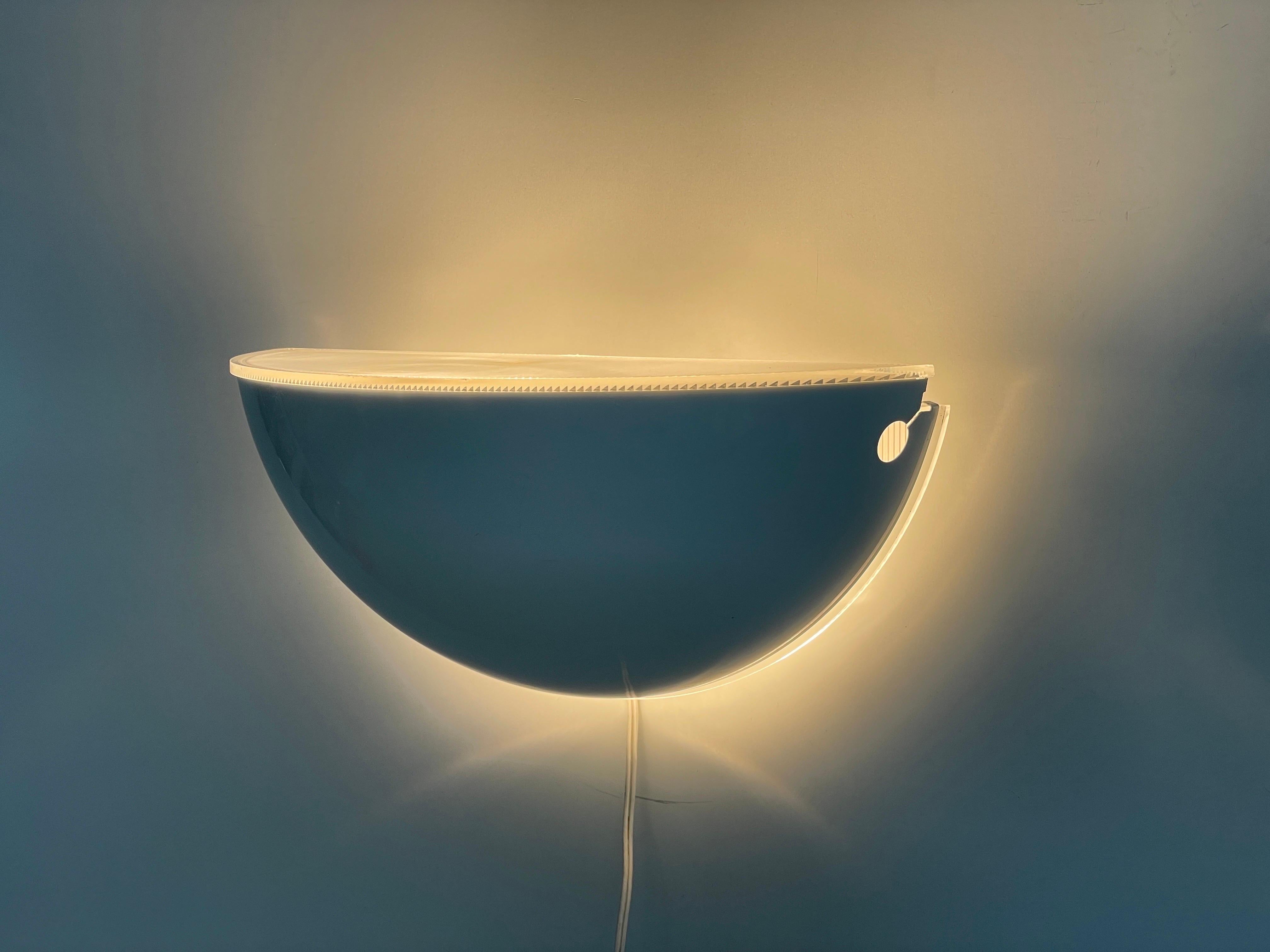 Lampada da parete in plexiglass Quarto Model di Flos, anni '60, Italia in vendita 3