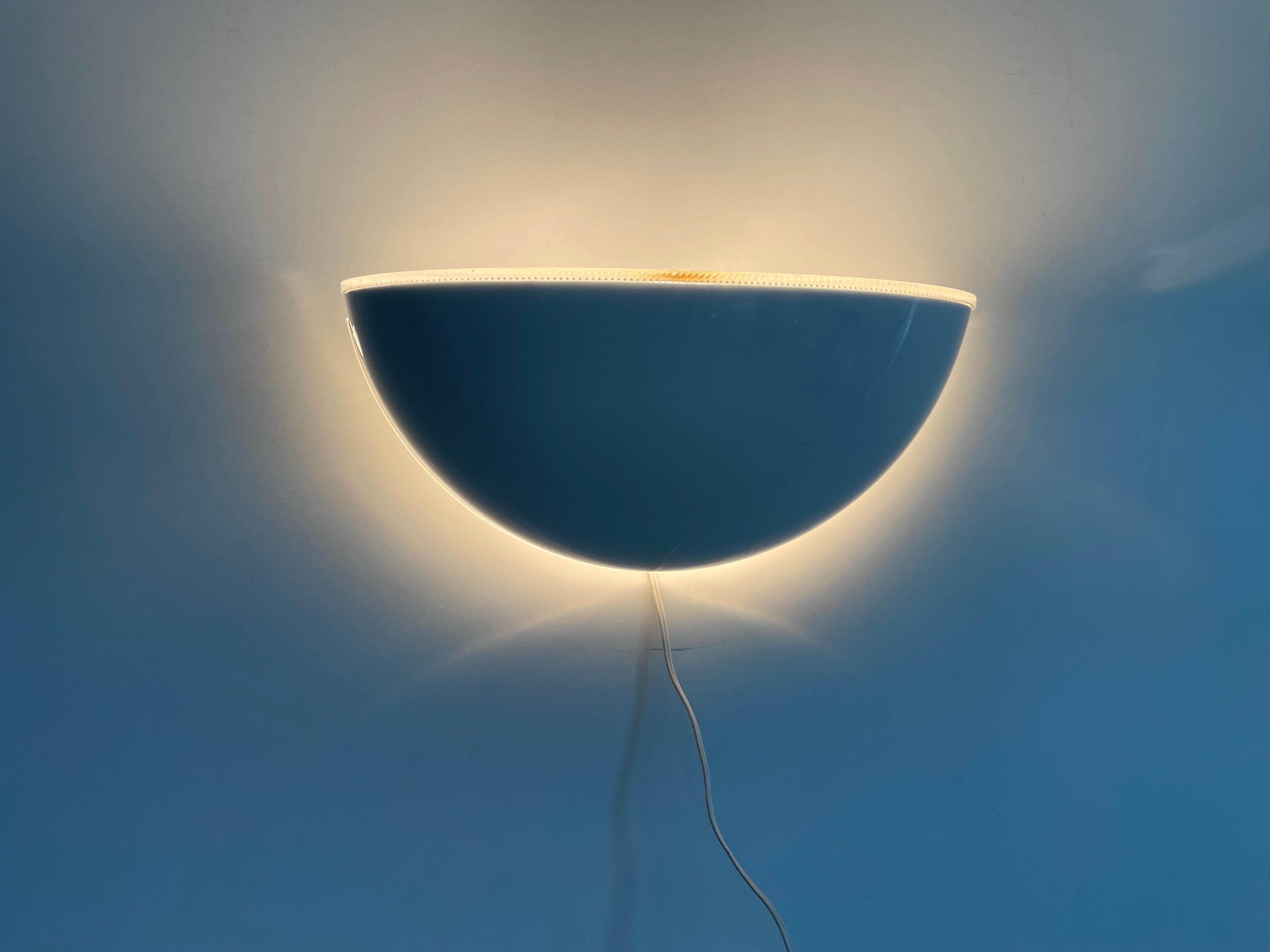 Lampada da parete in plexiglass Quarto Model di Flos, anni '60, Italia in vendita 4