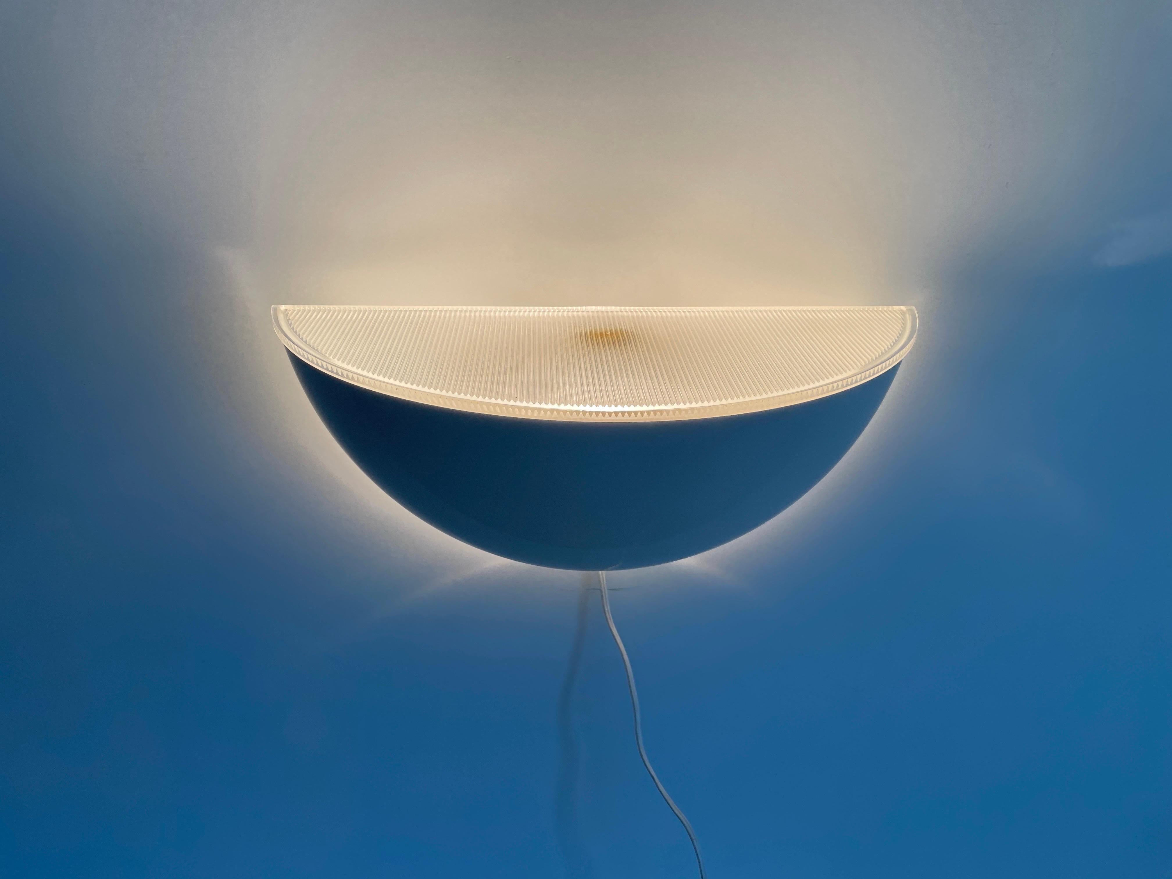 Lampada da parete in plexiglass Quarto Model di Flos, anni '60, Italia in vendita 7