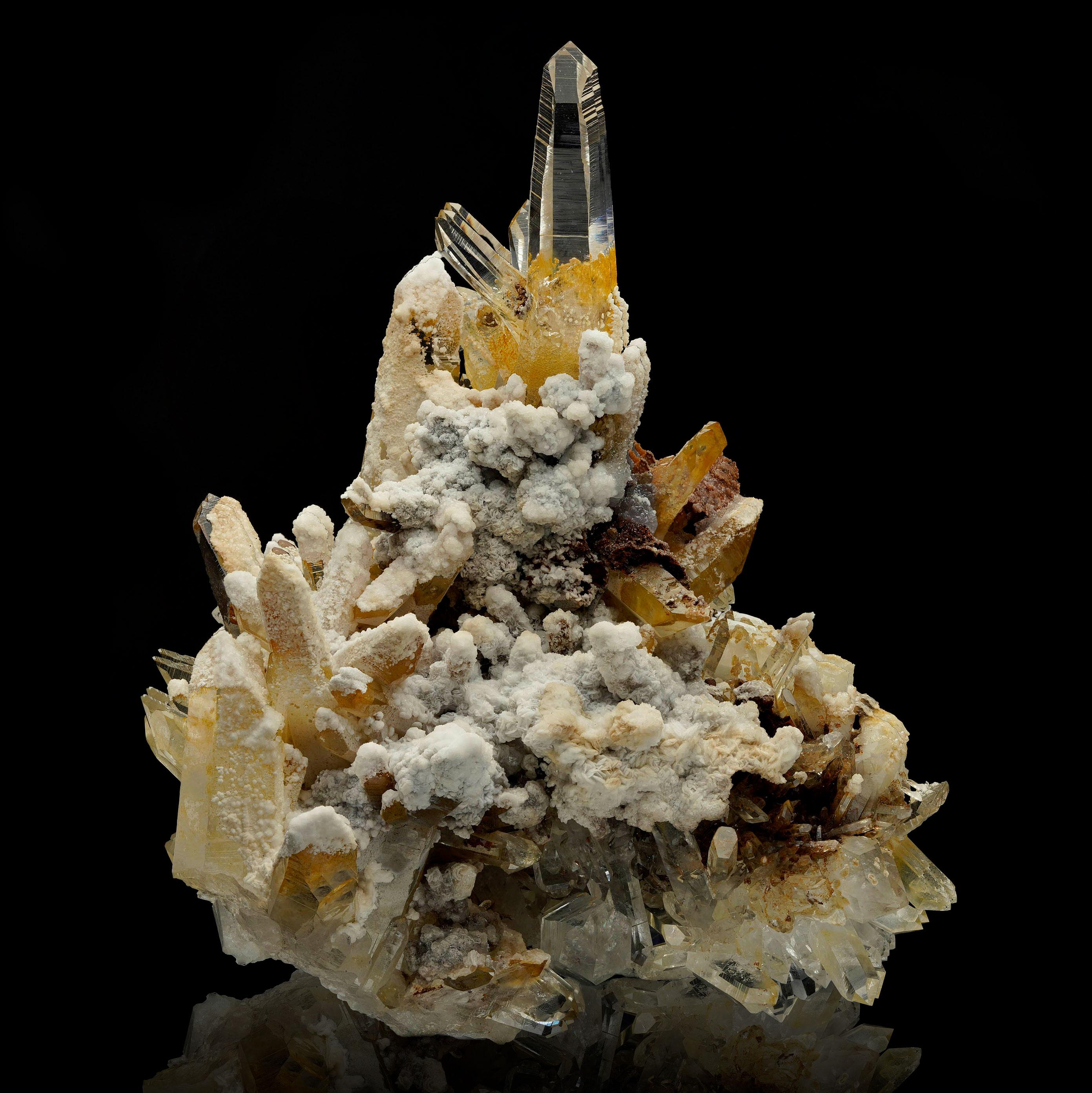 Quartz and Aragonite – 4.93 lb In New Condition In New York, NY