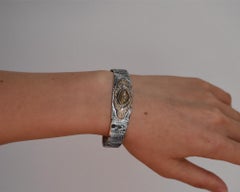 Franny E., manchette en métal mélangé, quartz et diamants