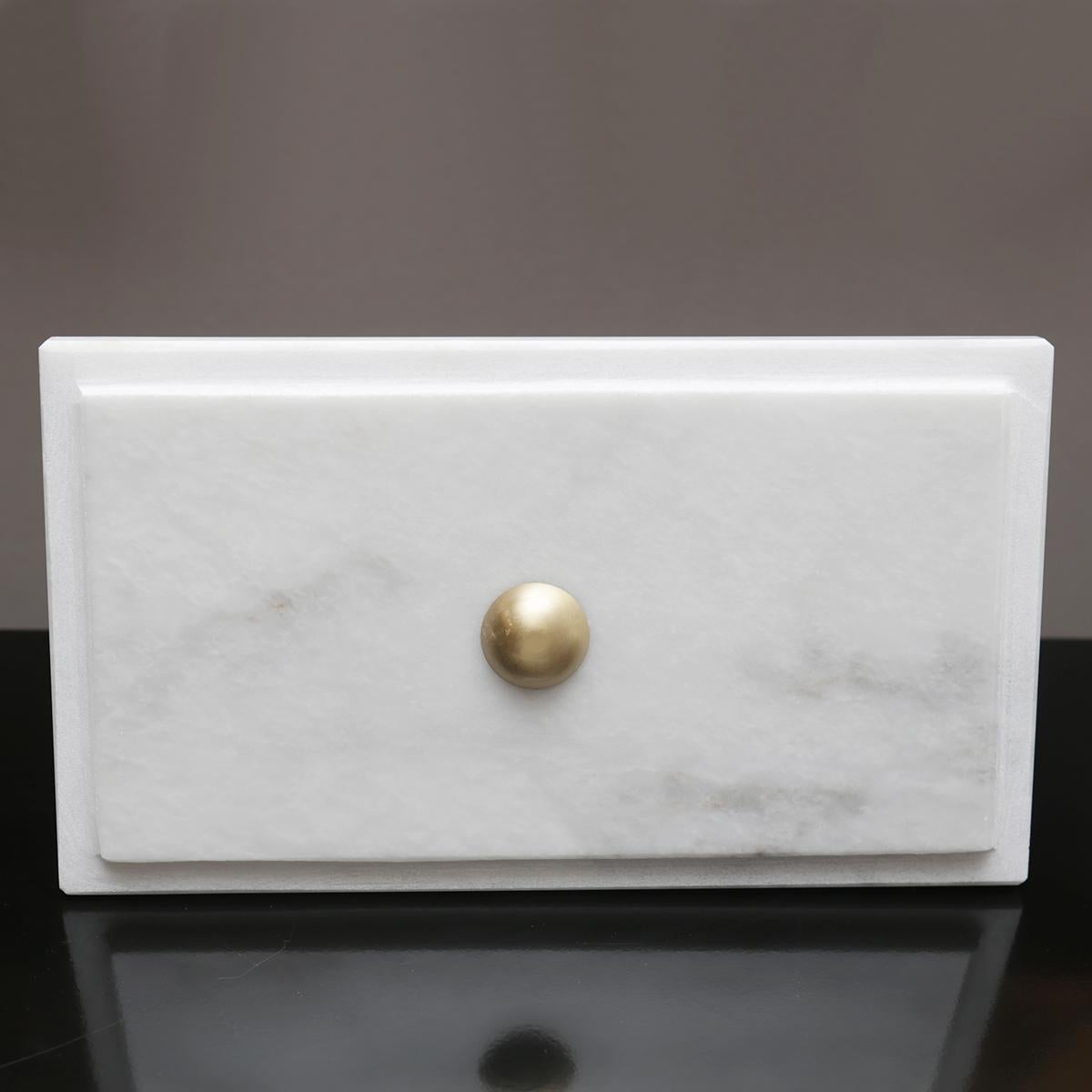 Quartz and White Marble Box In New Condition In Paris, FR