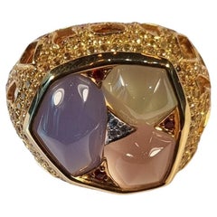 Vintage Quartz Calcedony and Yellow Sapphires in 18k Yellow Gold Ring