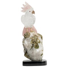 Cacatúa de cuarzo sobre granito blanco y turmalina 2481