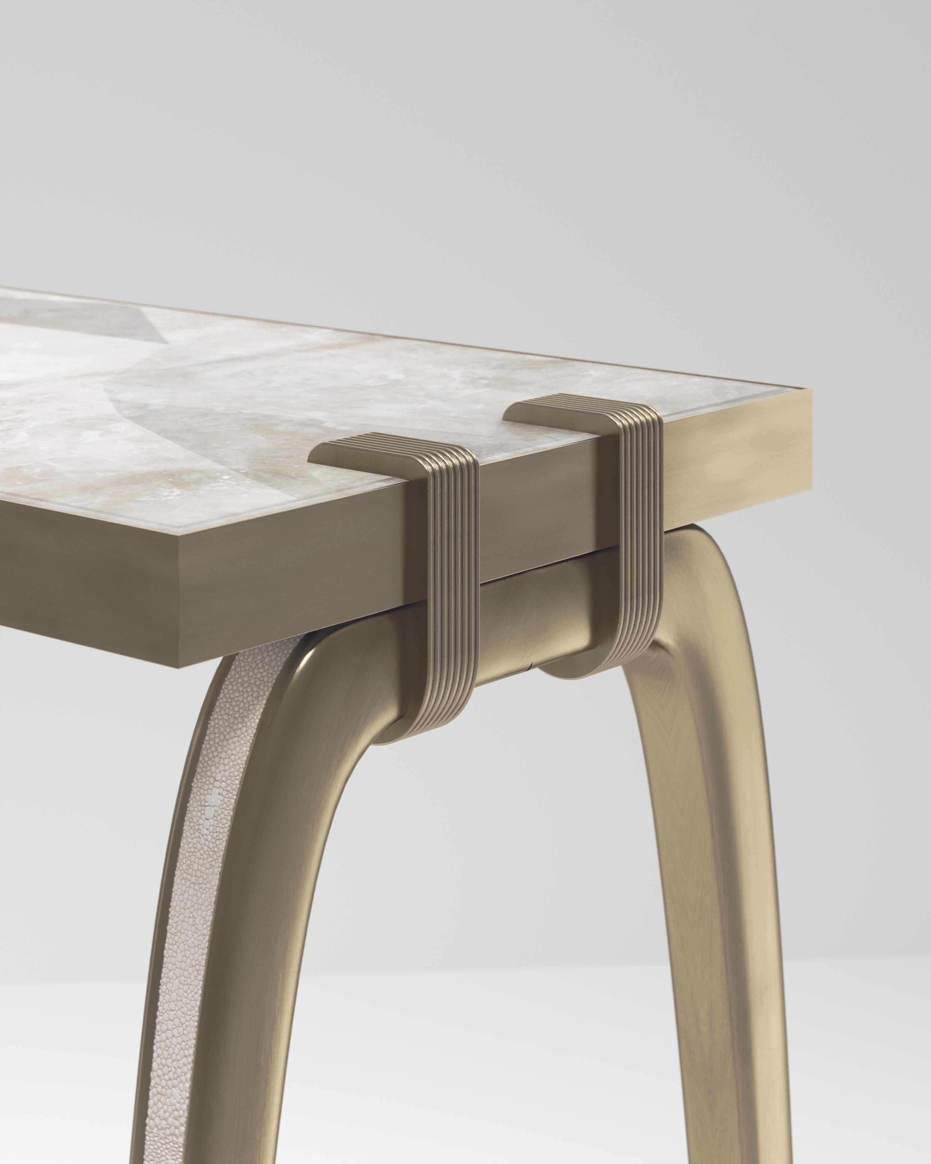 Art déco Table console en quartz avec détails en laiton Patina par R&Y Augousti en vente