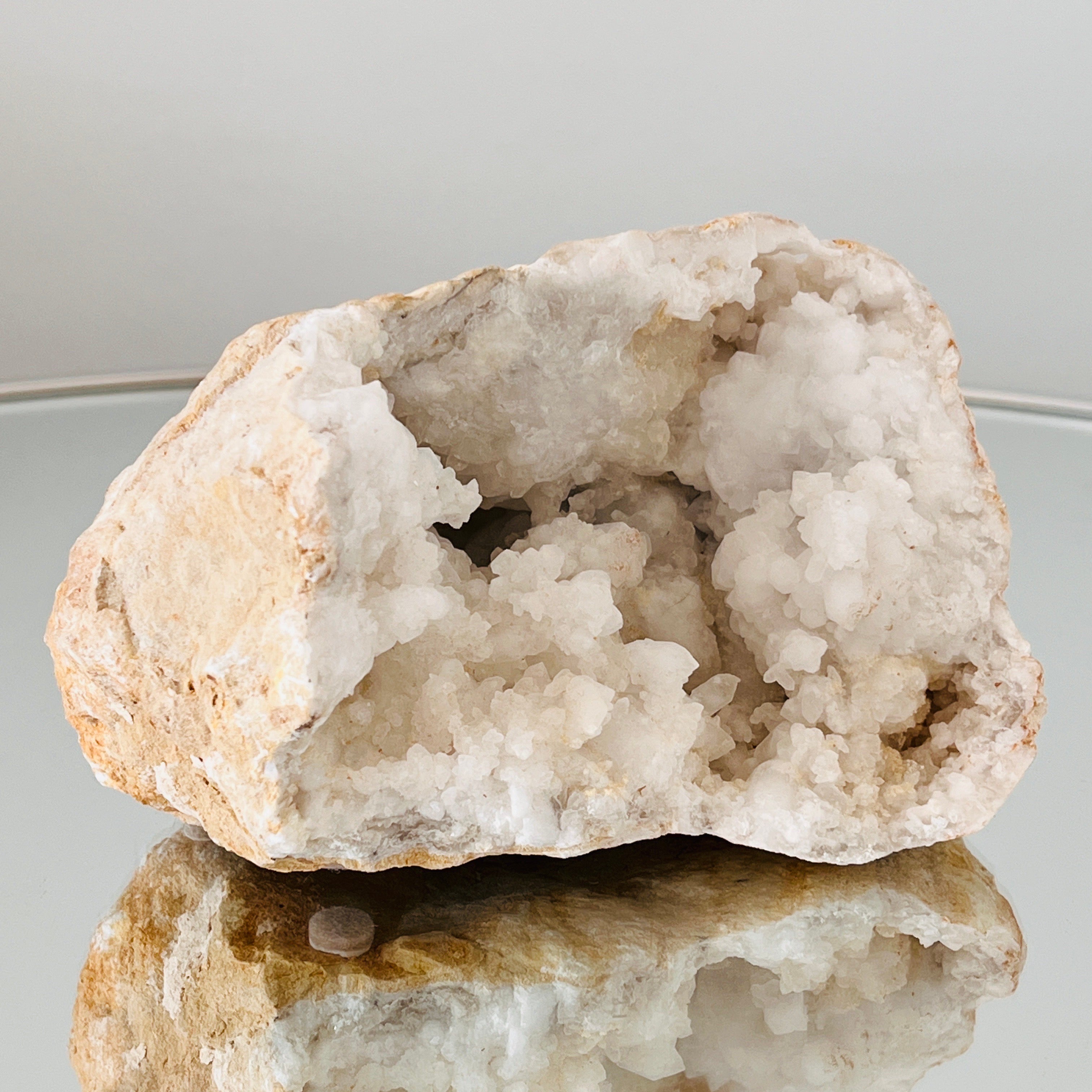 Quartz Crystal Geode  In Good Condition For Sale In Fort Lauderdale, FL