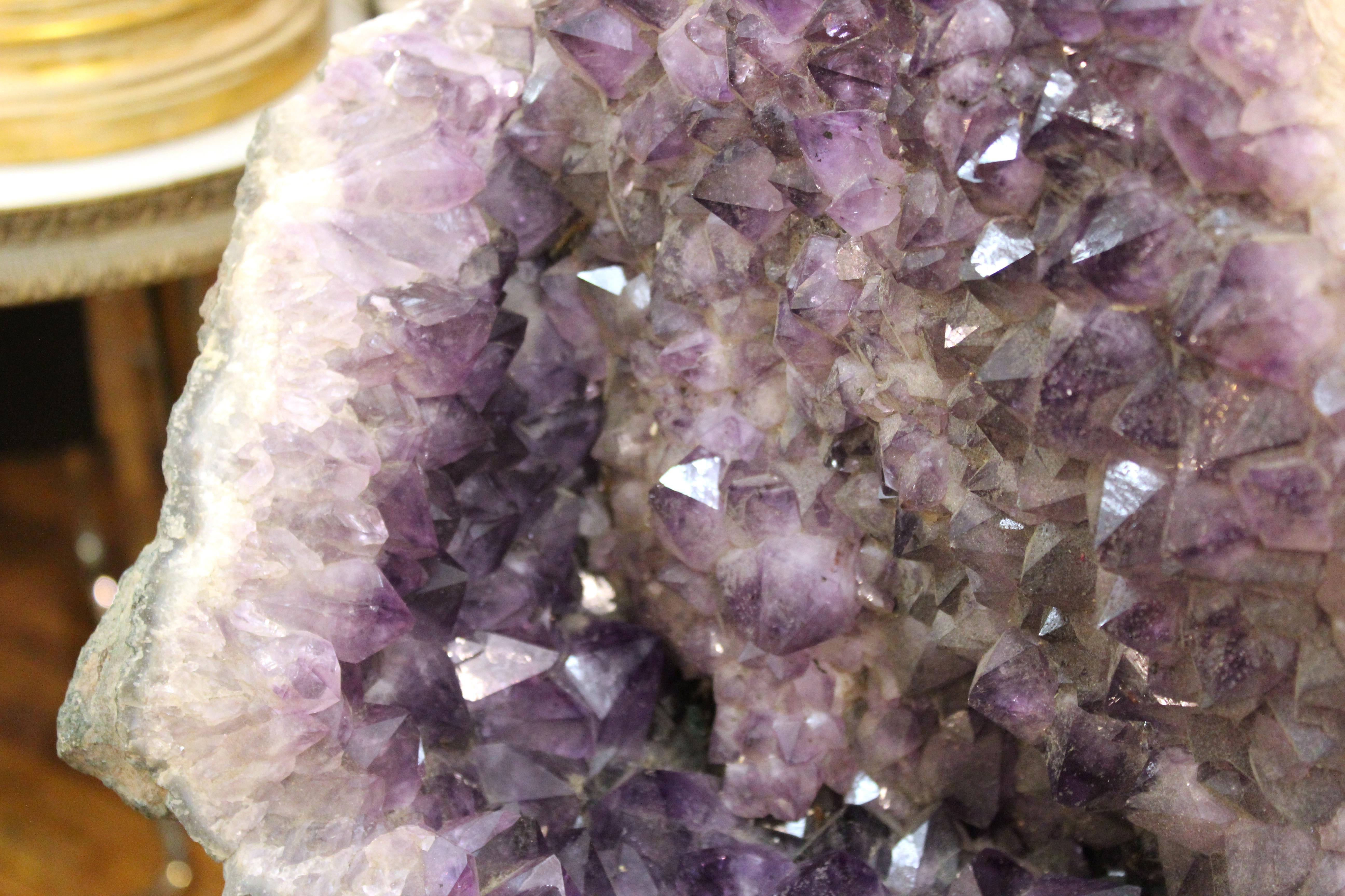 Quartz Crystal Geode Specimen In Good Condition For Sale In New York, NY