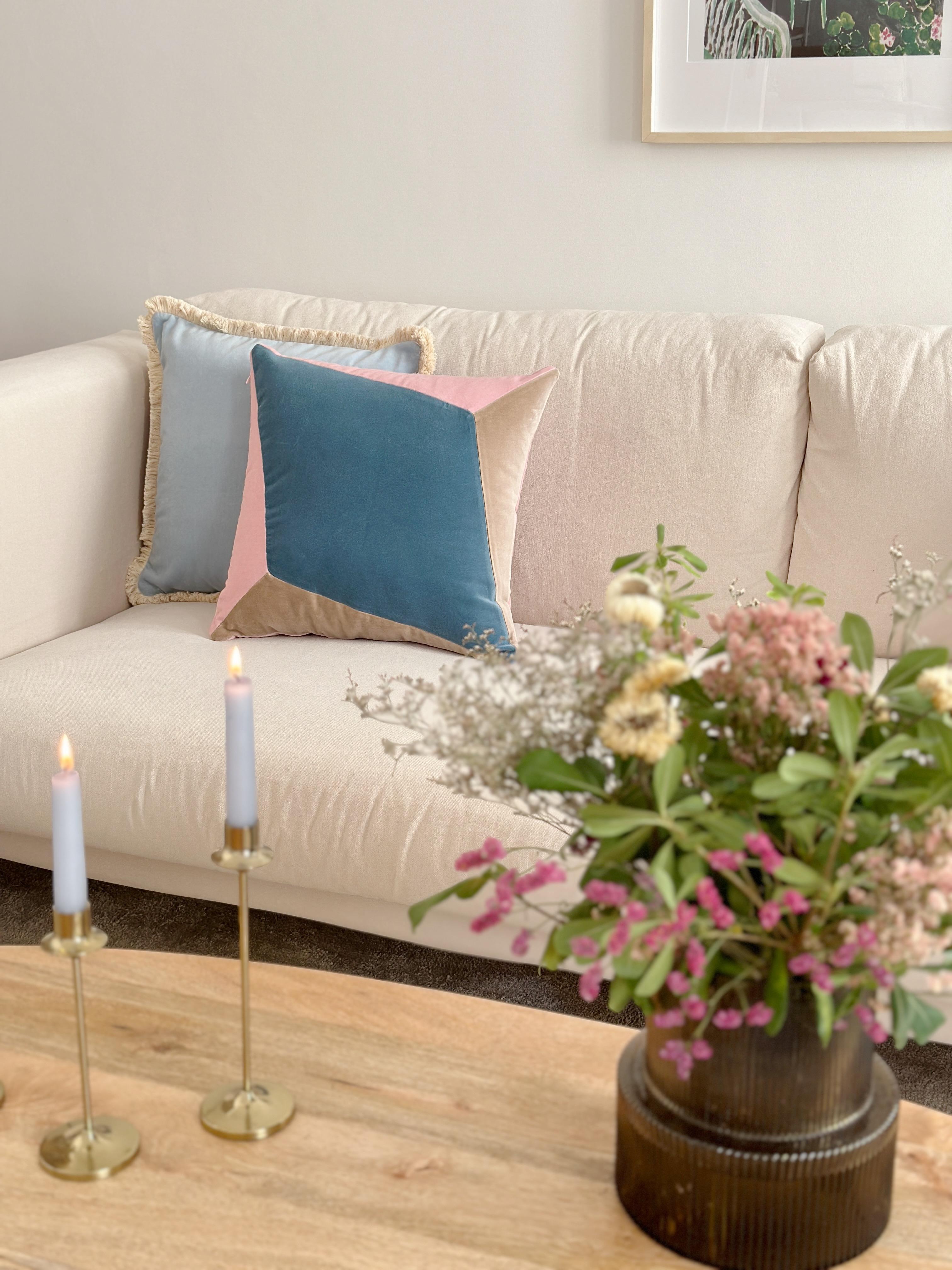 Moderne QUARTZ - Lot de 2 coussins Deluxe faits main en velours jaune bouclé et brique en vente
