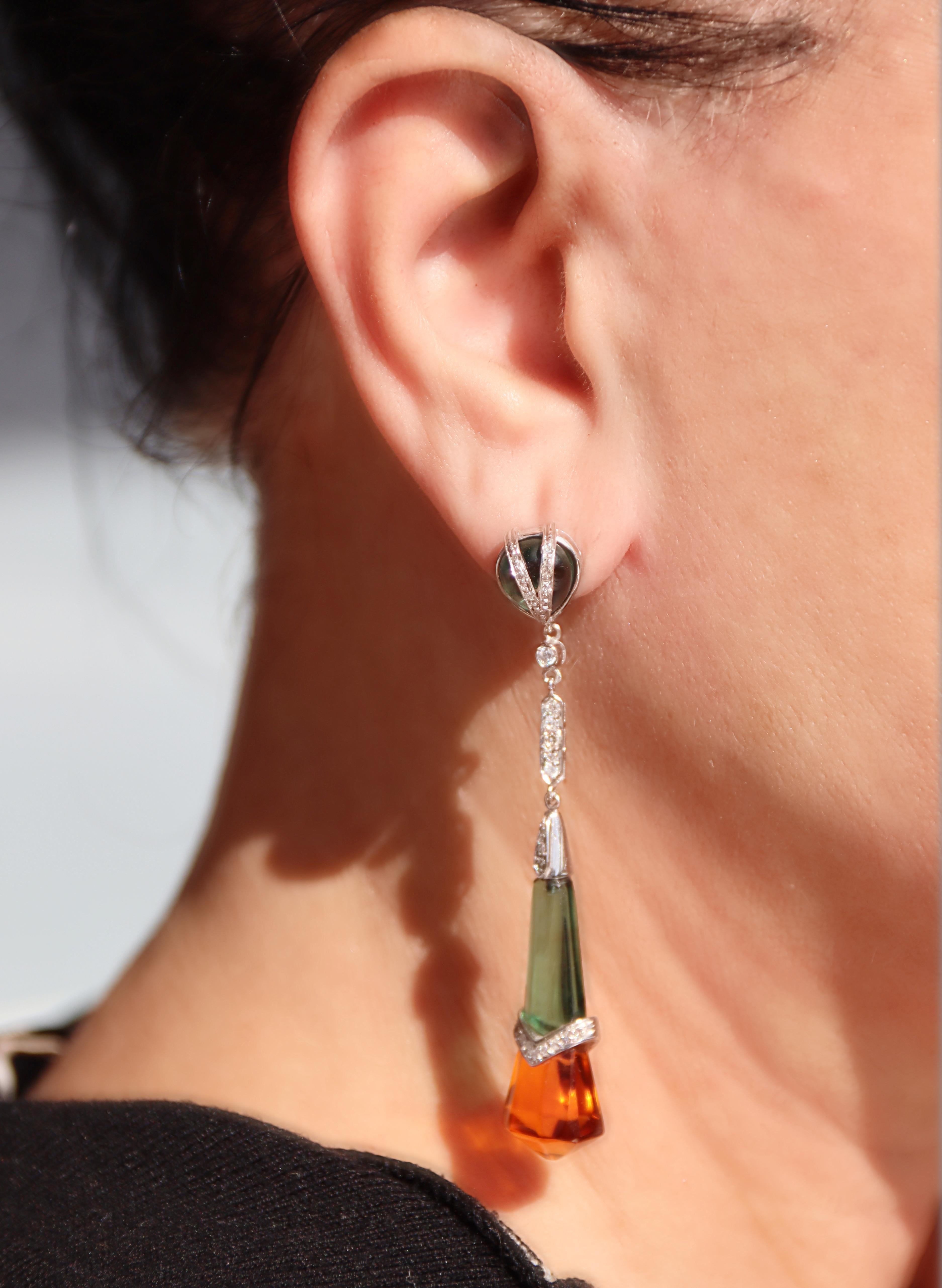 Orecchini a goccia con quarzo e diamanti in oro bianco 18 Kt in vendita 4