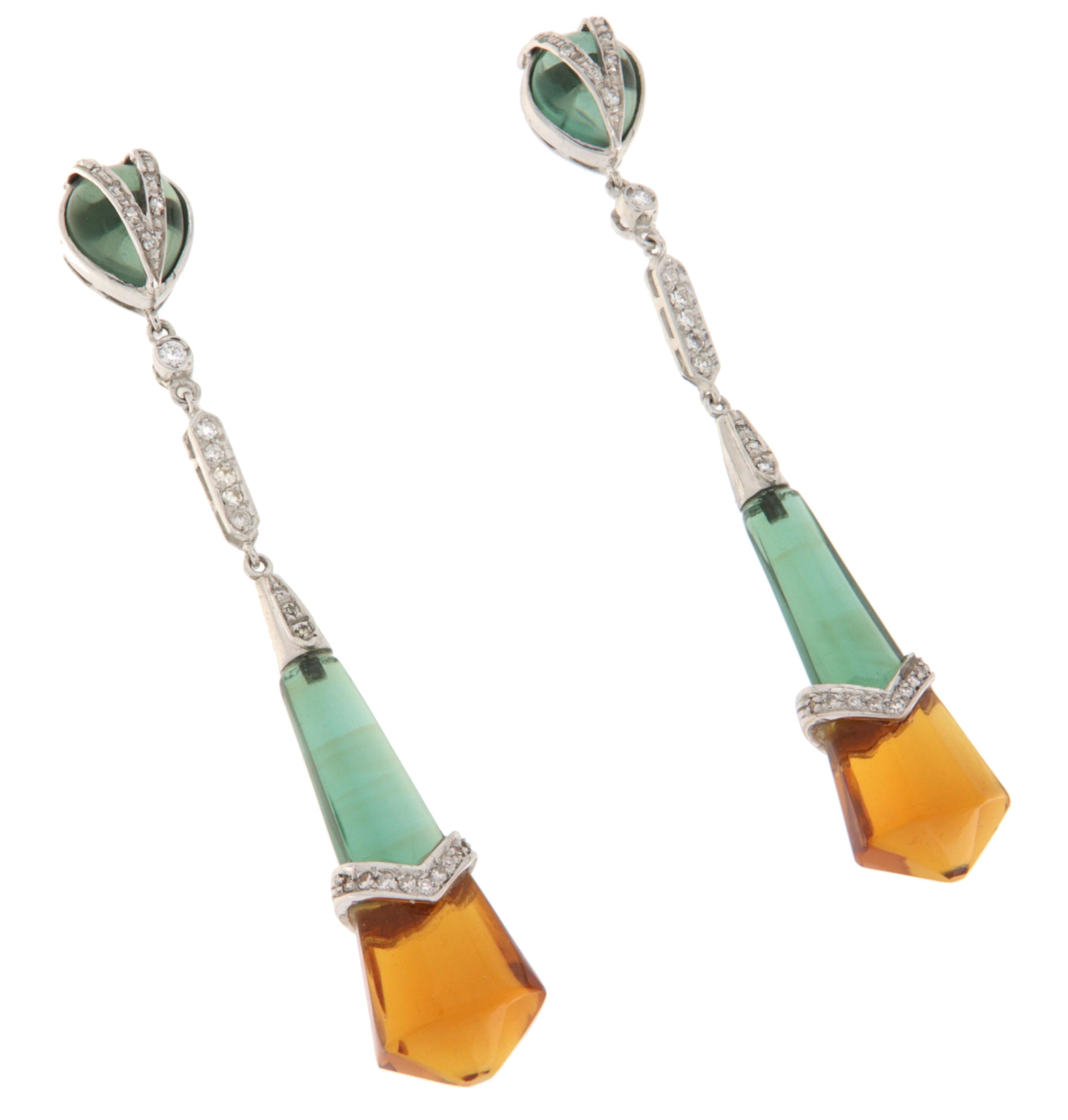 Artigiano Orecchini a goccia con quarzo e diamanti in oro bianco 18 Kt in vendita