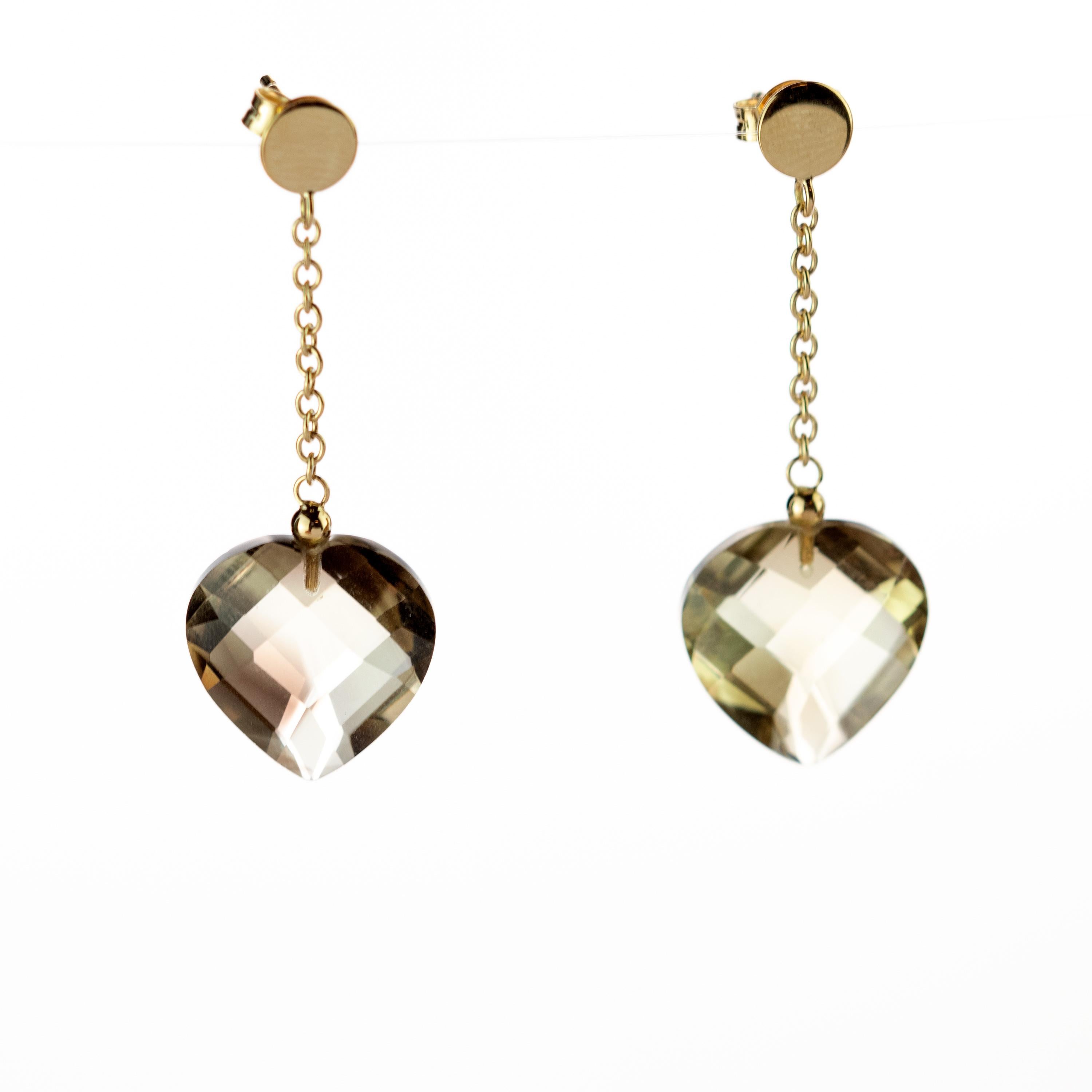 Emportez l'amour partout avec vous ! Ces boucles d'oreilles à couper le souffle ont un design doux et les pierres les plus précieuses.  Le quartz citron est considéré comme un 