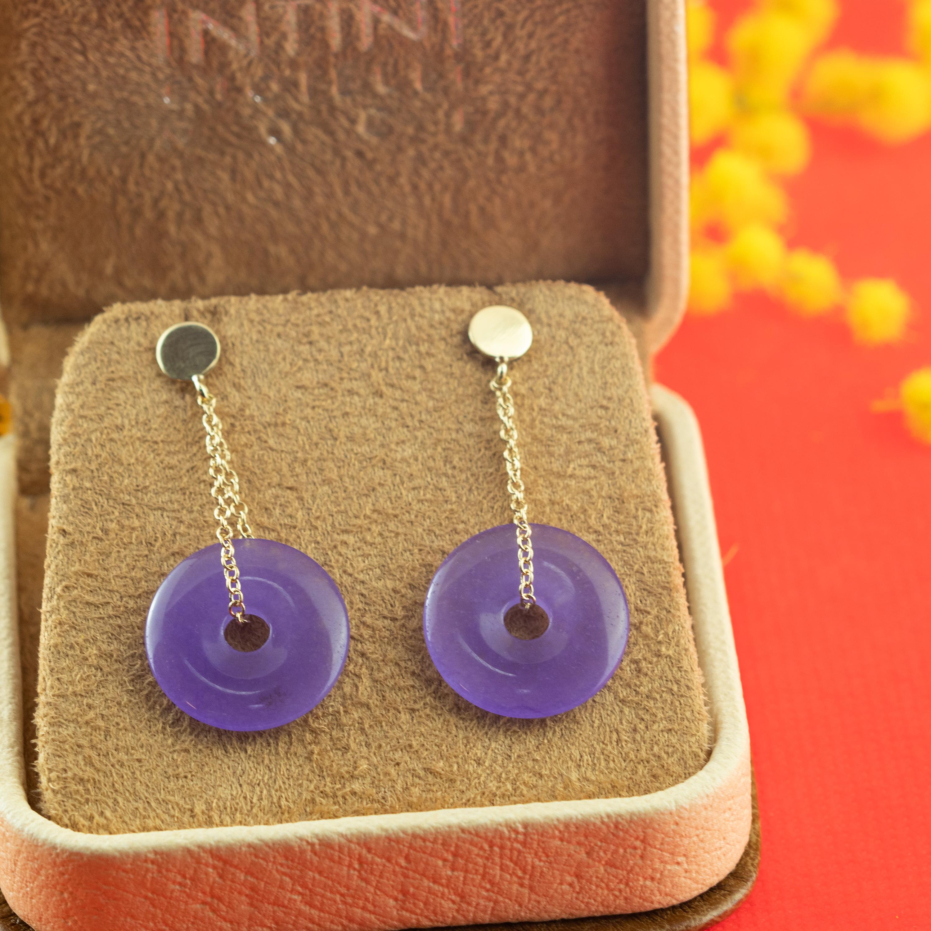 Quarzo Viola Ciambella in oro 18 carati Orecchini a goccia Cocktail fatti a mano in vendita 1