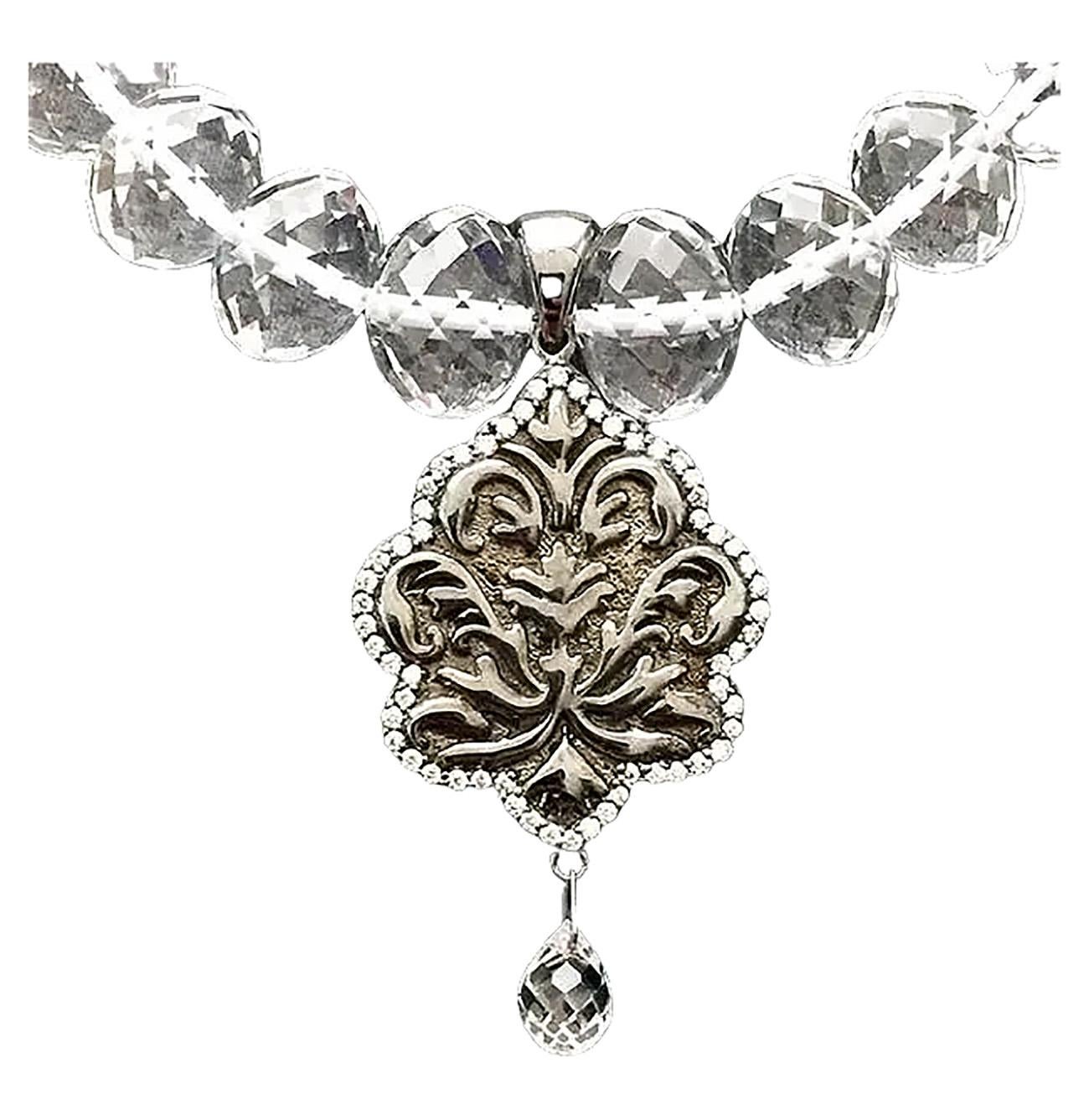 Quarz-Rondelle-Halskette mit geschwärztem Silber und Saphir-Anhänger (Perle) im Angebot