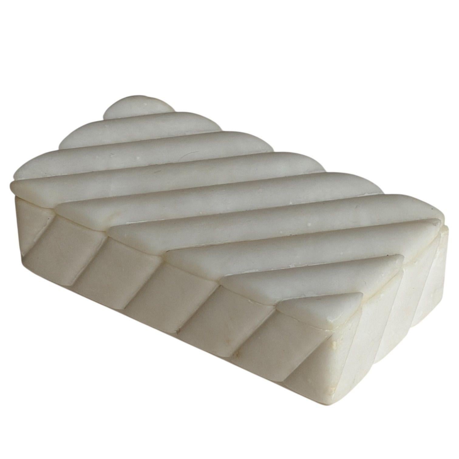 Americano Cassettiera in quarzo con coperchio in vendita