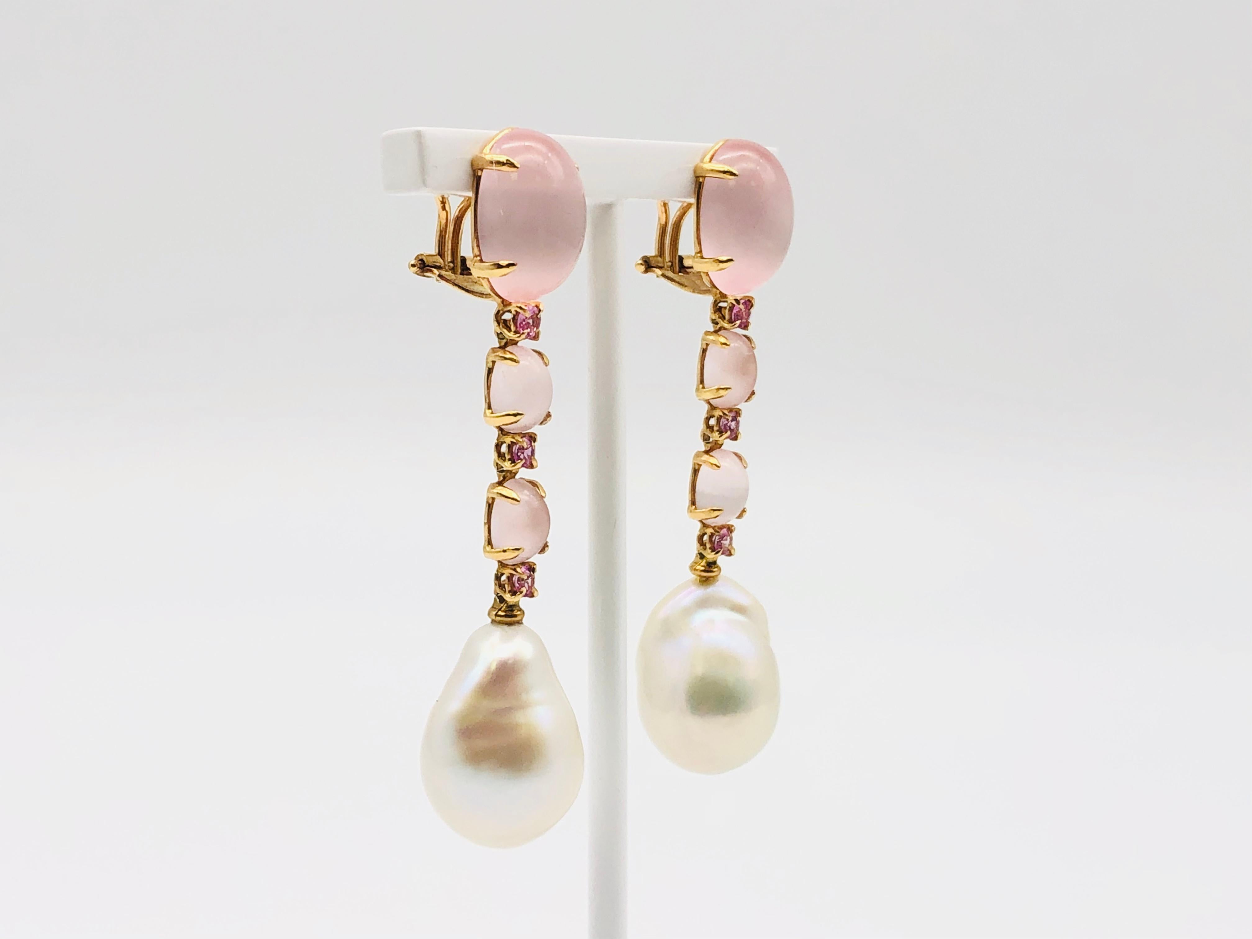 Discover this Quartz, Tourmalines and Baroque Pearls on Yellow Gold Earrings.
Quartz
Tourmalines
Freshwater Pearls
Yellow Gold 18 Carat