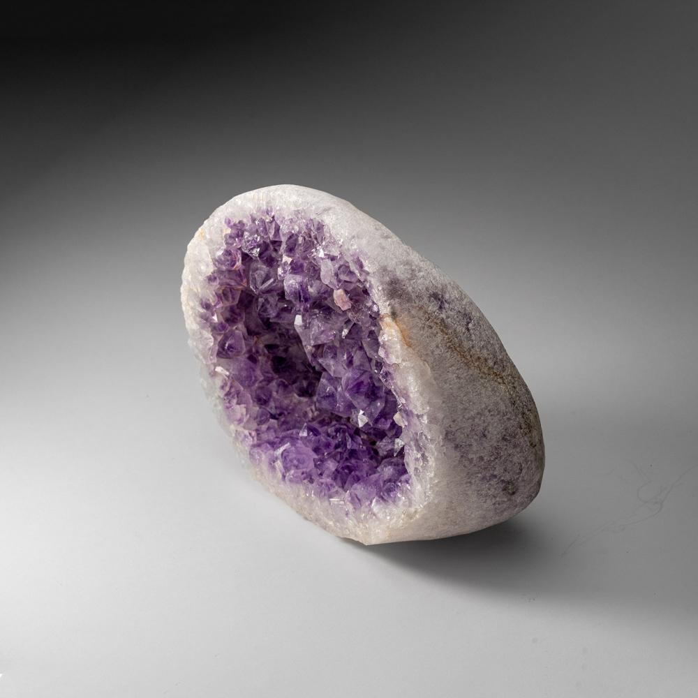 Quartz var. Amethyst Geode from Tekhdi, Madhya Pradesh, India In New Condition For Sale In New York, NY