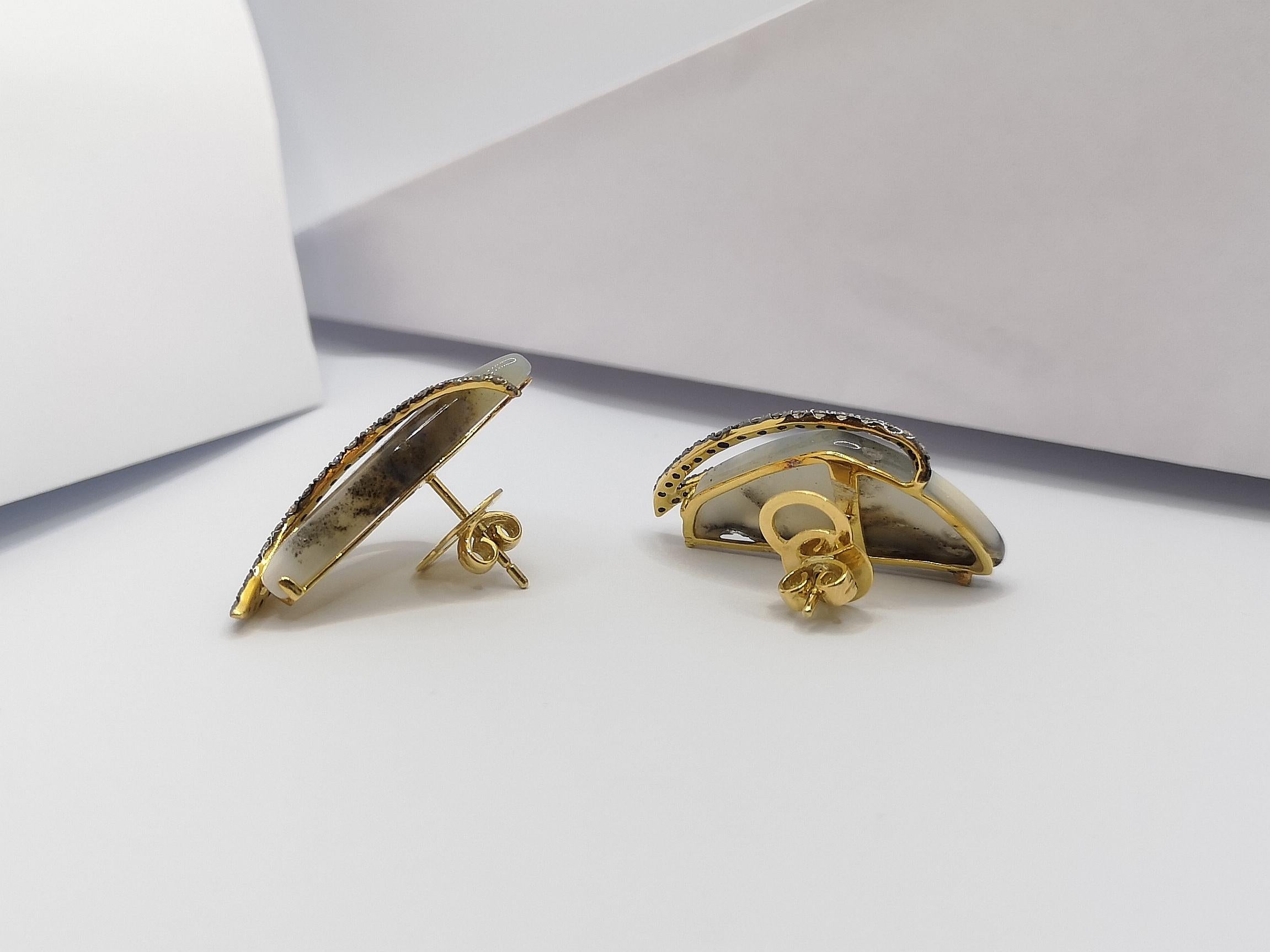 Quarz mit braunen Diamant-Ohrringen in 18 Karat Goldfassung im Zustand „Neu“ im Angebot in Bangkok, TH