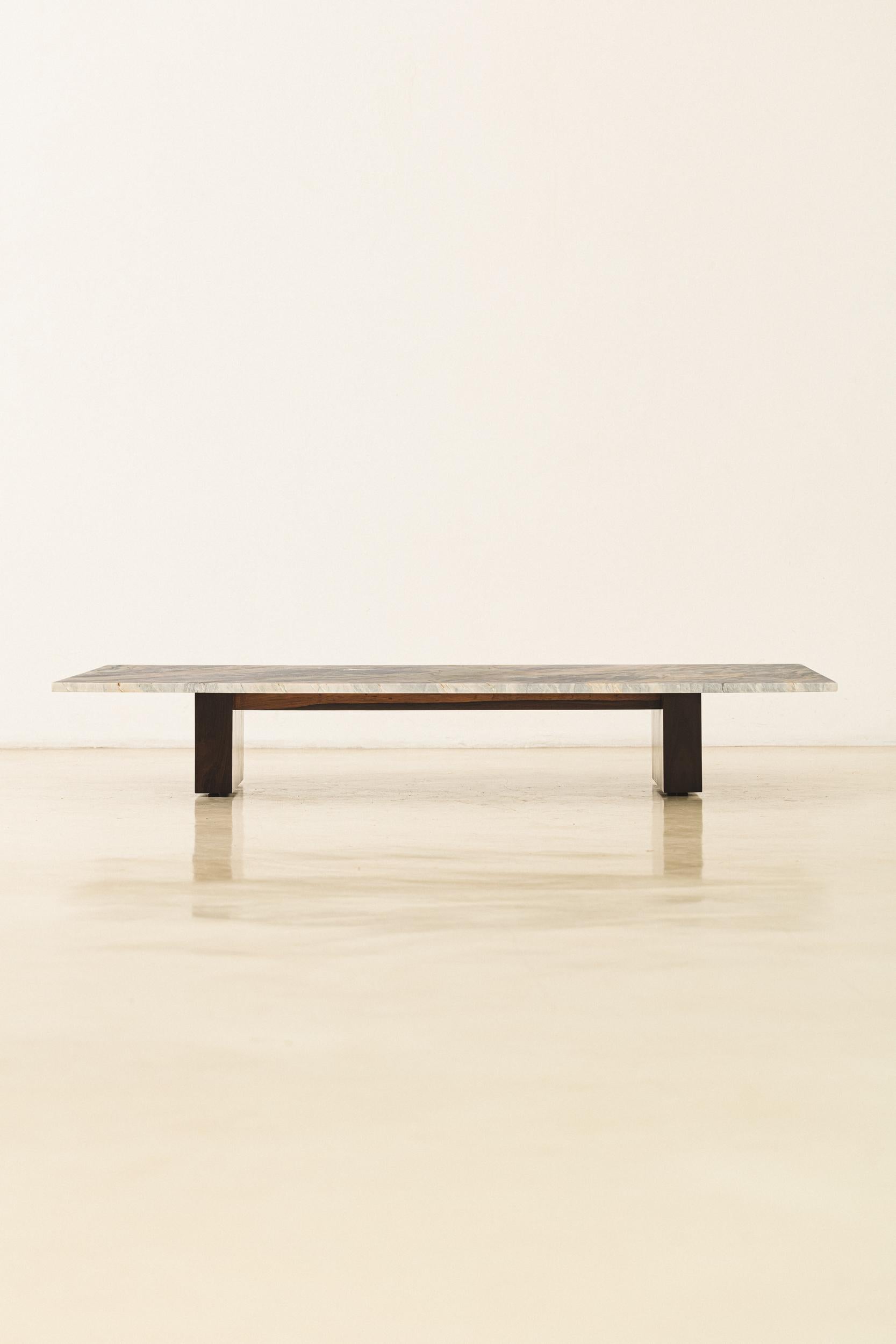 Mid-Century Modern Table basse en quartzite par Celina Decorações, Brésil du milieu du siècle, années 1960 en vente