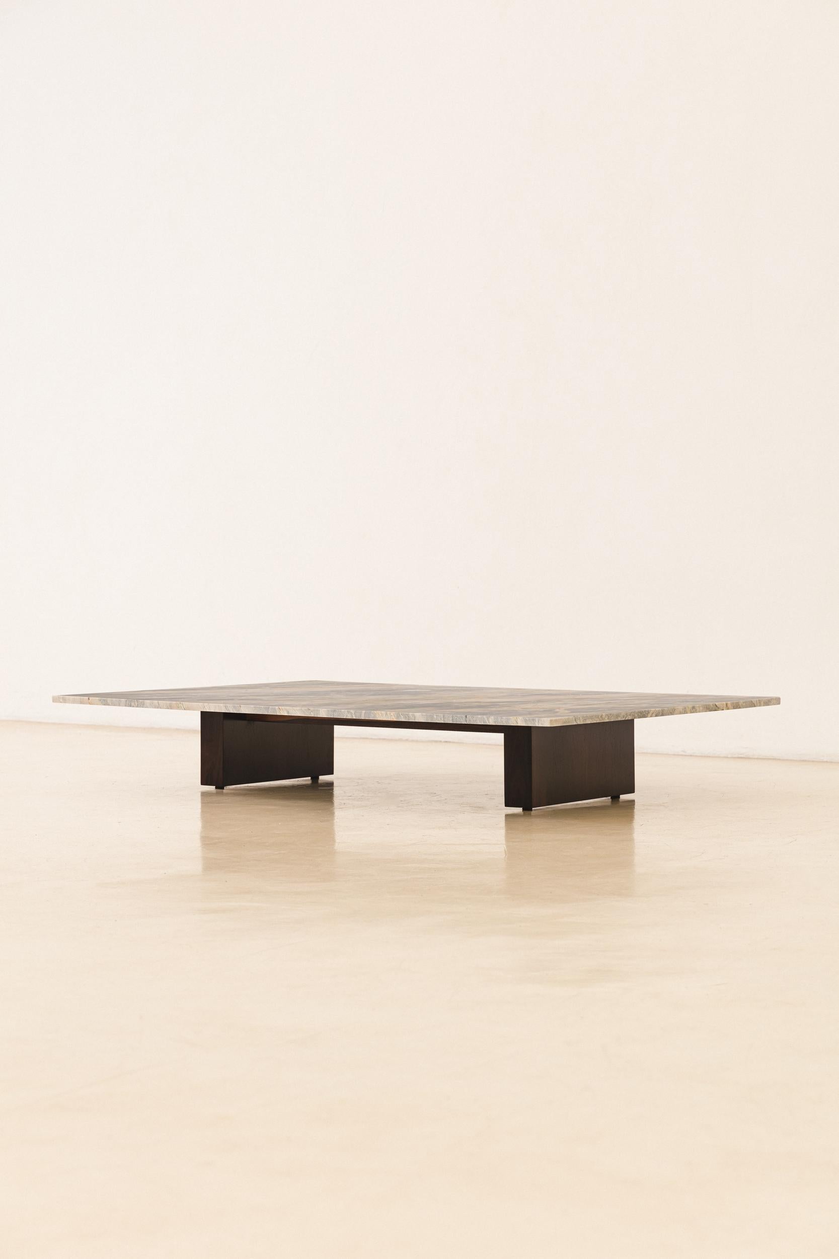 Brésilien Table basse en quartzite par Celina Decorações, Brésil du milieu du siècle, années 1960 en vente