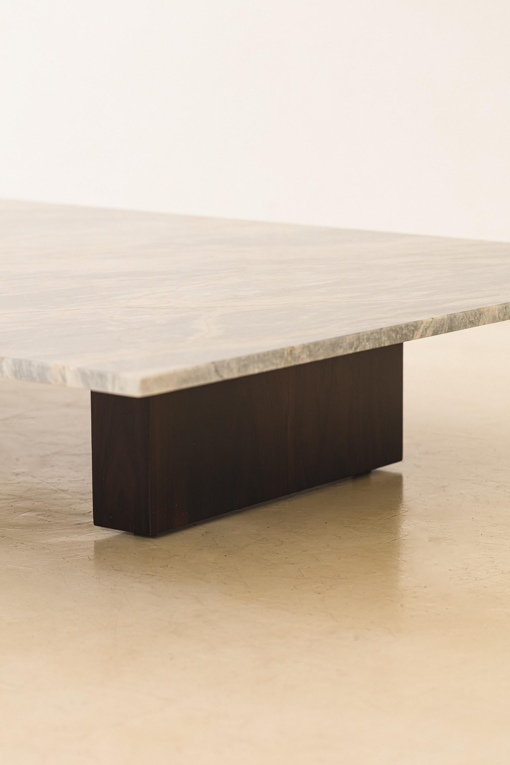 Milieu du XXe siècle Table basse en quartzite par Celina Decorações, Brésil du milieu du siècle, années 1960 en vente