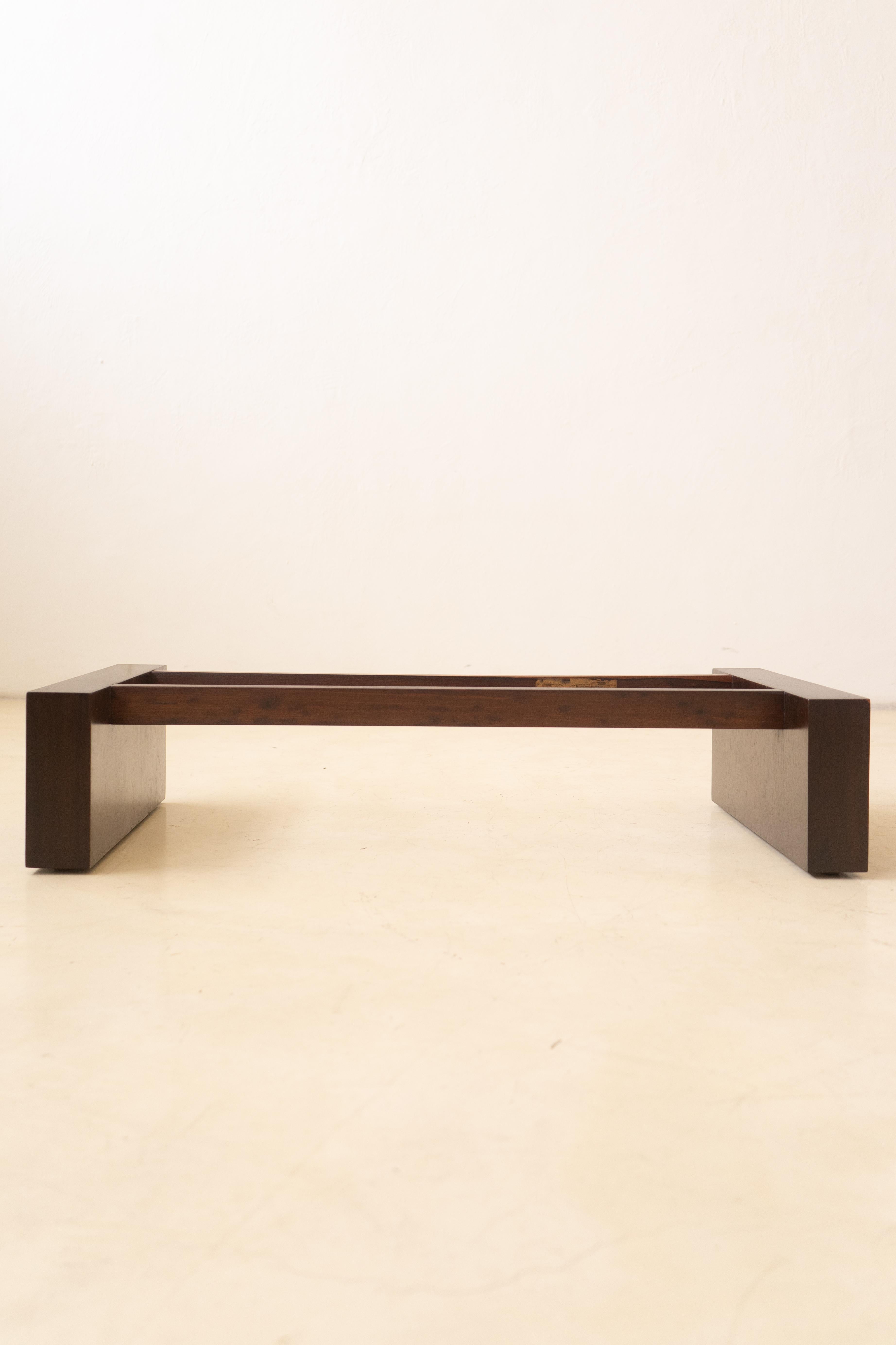Marbre Table basse en quartzite par Celina Decorações, Brésil du milieu du siècle, années 1960 en vente