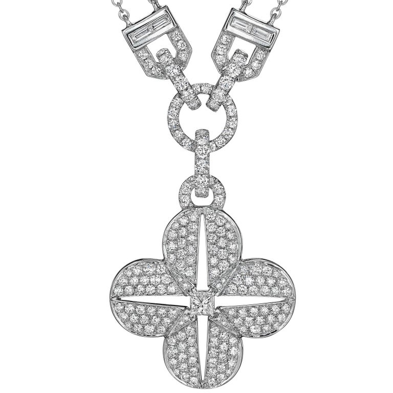 Quatrefoil Diamond Necklace in 18 Karat White Gold For Sale at 1stdibs