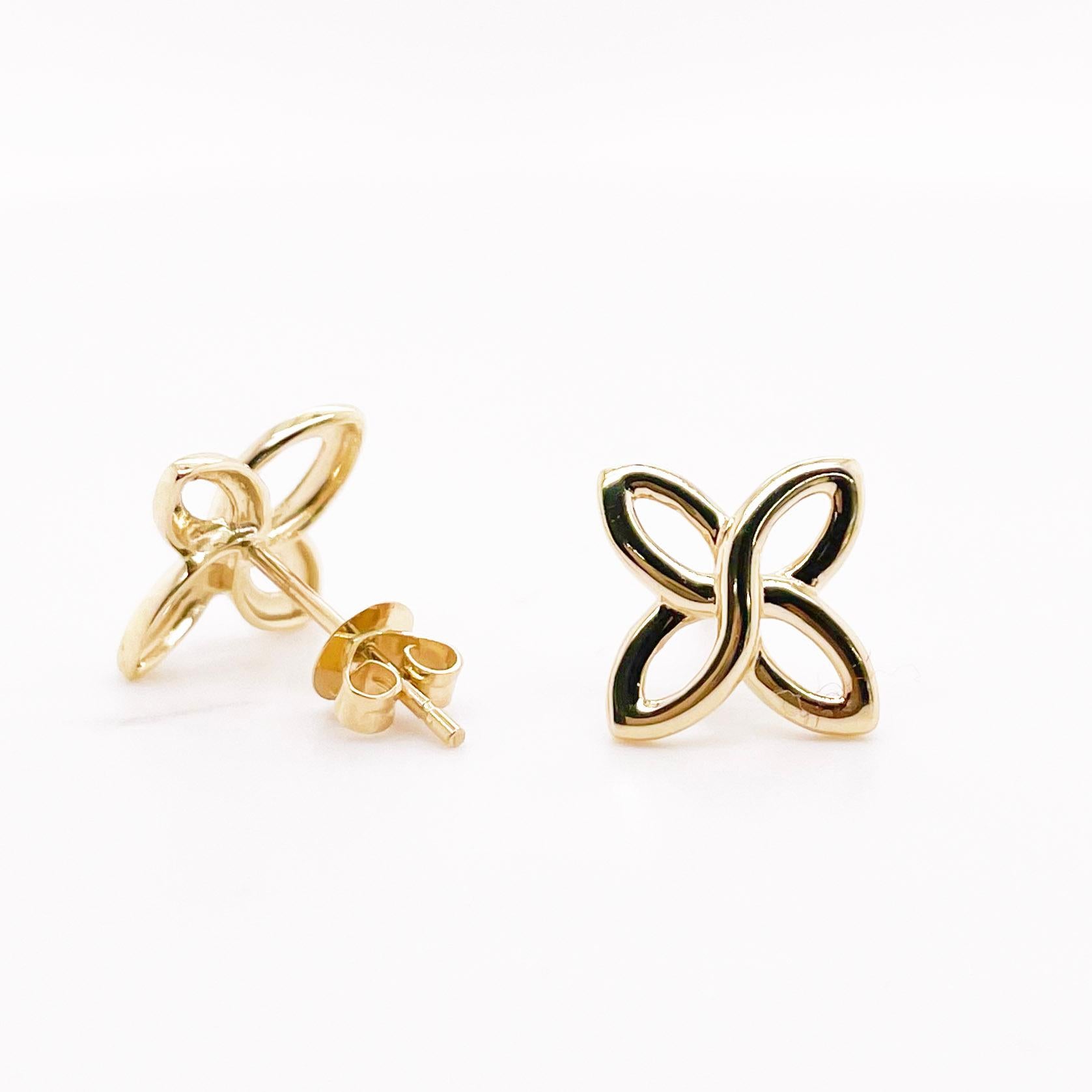 These dainty earrings are so cut with their quatrefoil or clover shape. They look perfect for everyday use and are perfect for sensitive ears! The details for these gorgeous earrings are listed below:
1 Set
Metal Quality: 14K Yellow Gold
Earring