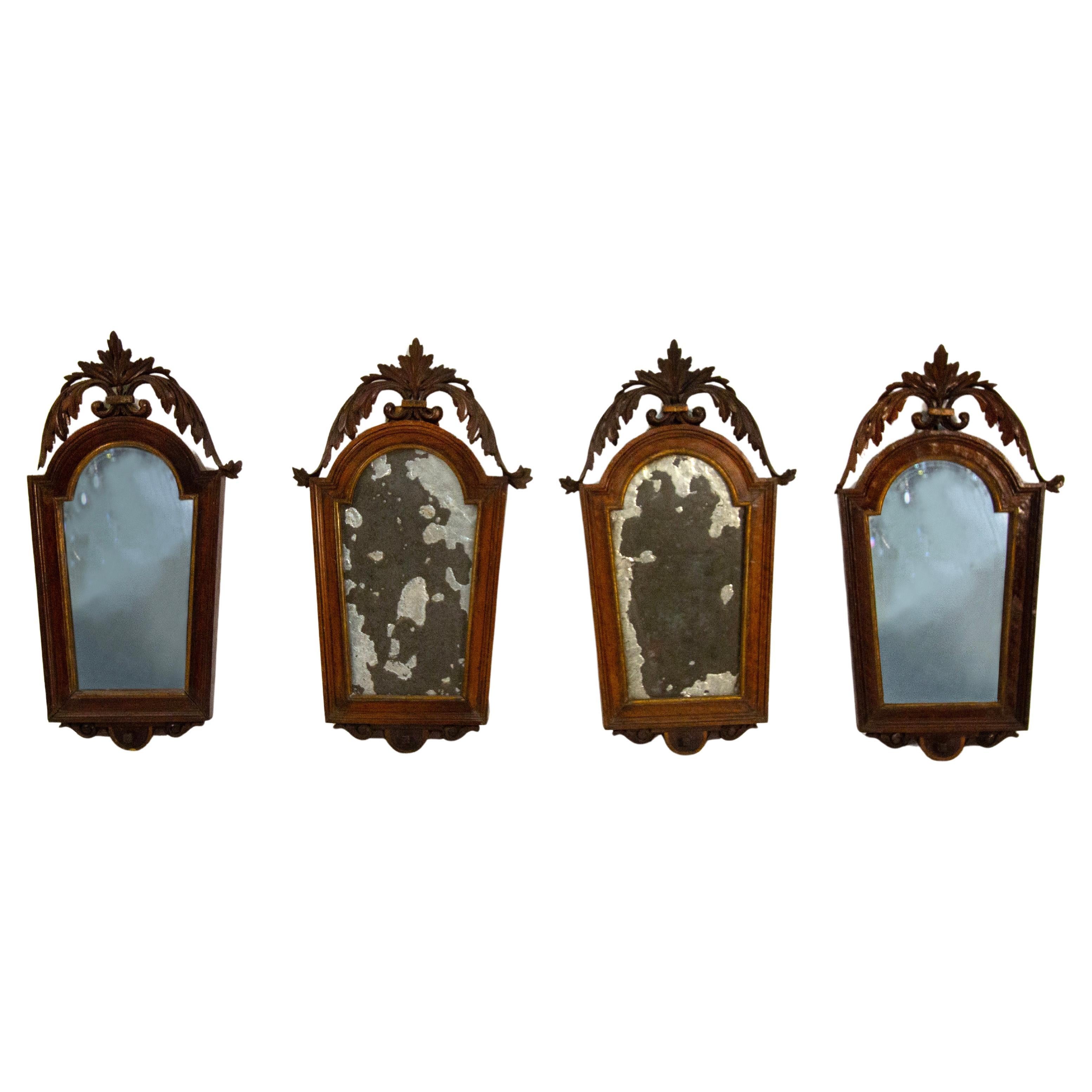 Quattro appliques in noce e legno dorato, inizi XIX secolo en vente