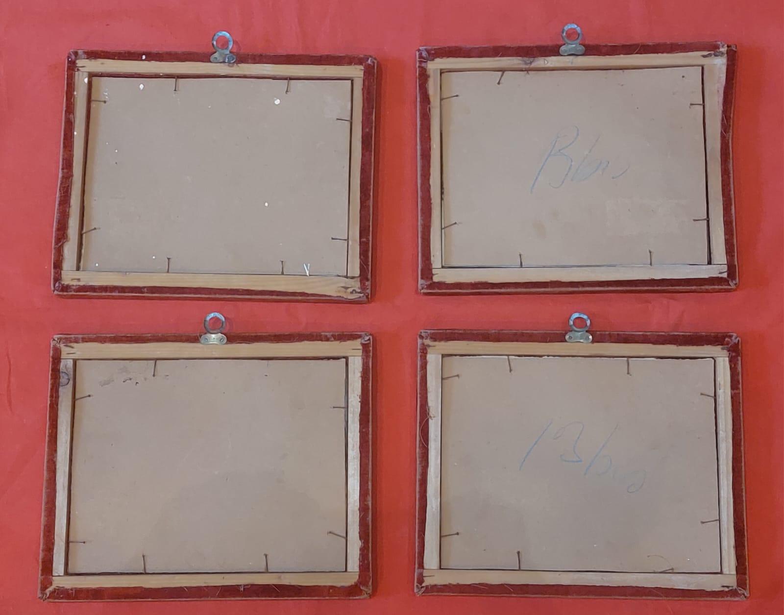 Cuatro cuadros napolitanos enmarcados bajo vidrio Barroco en venta