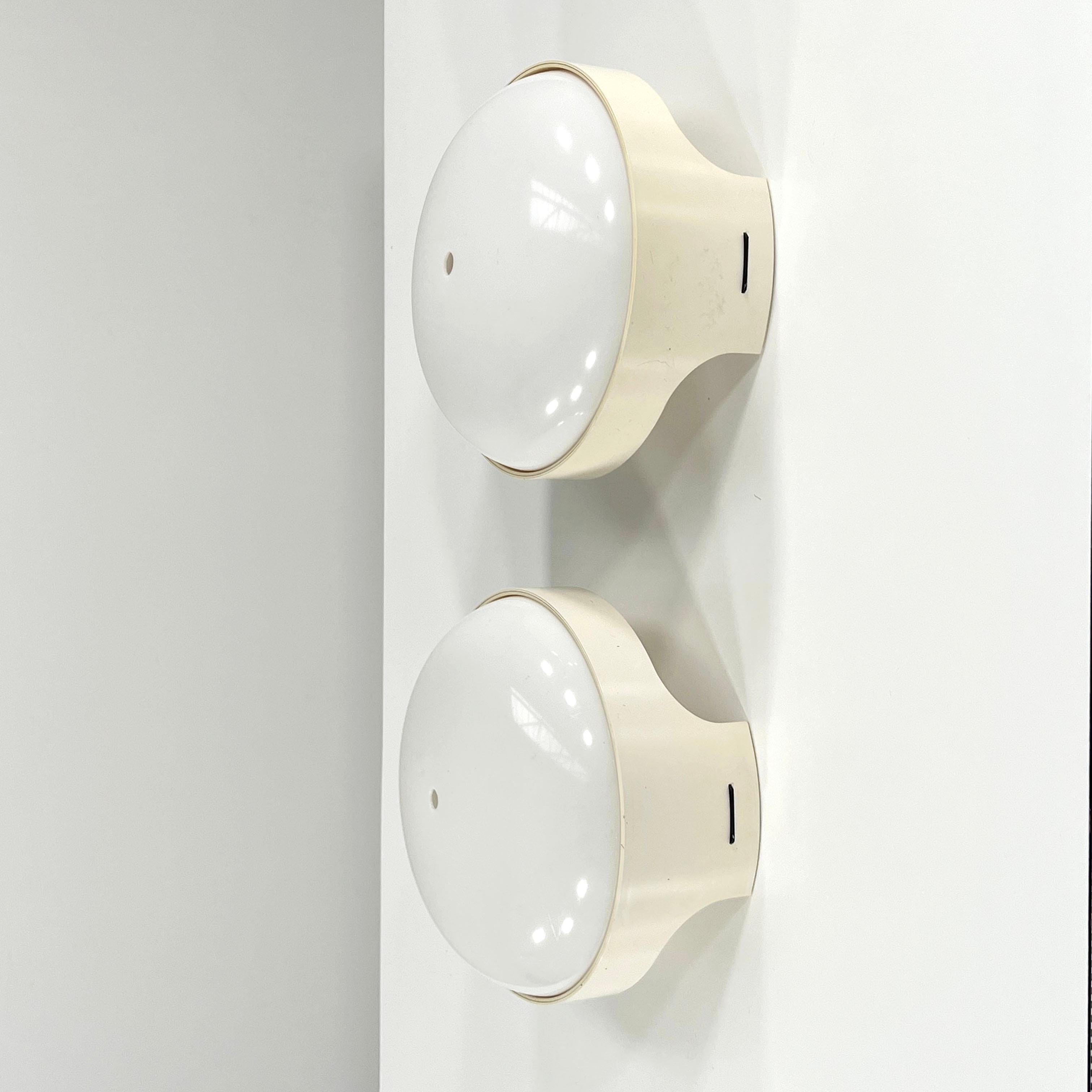 Quattro Kd 4335 Wall Lamp by Joe Colombo for Kartell, 1960s 4