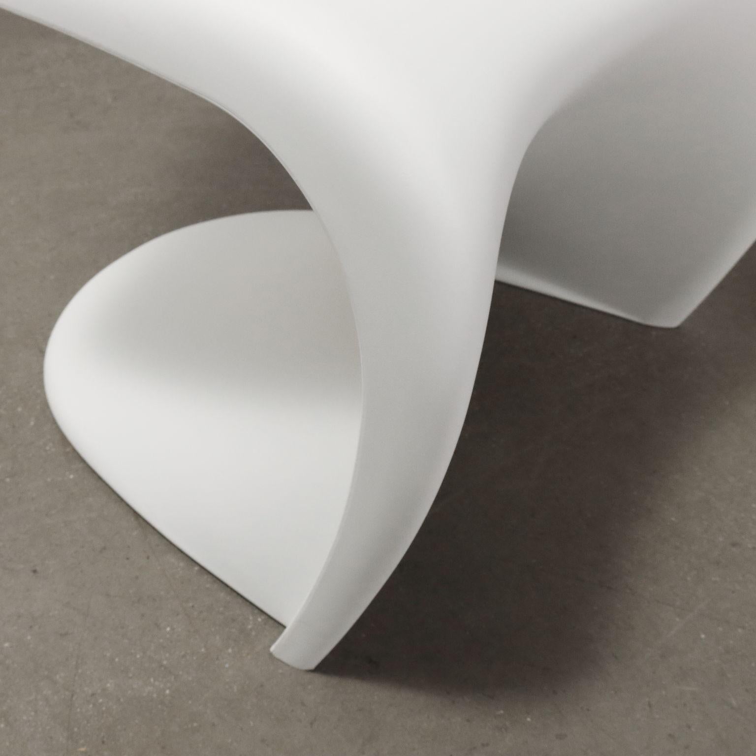 Vier 'Panton Chairs' von Verner Panton für Vitra weiß 80-90er Jahre im Zustand „Gut“ im Angebot in Milano, IT