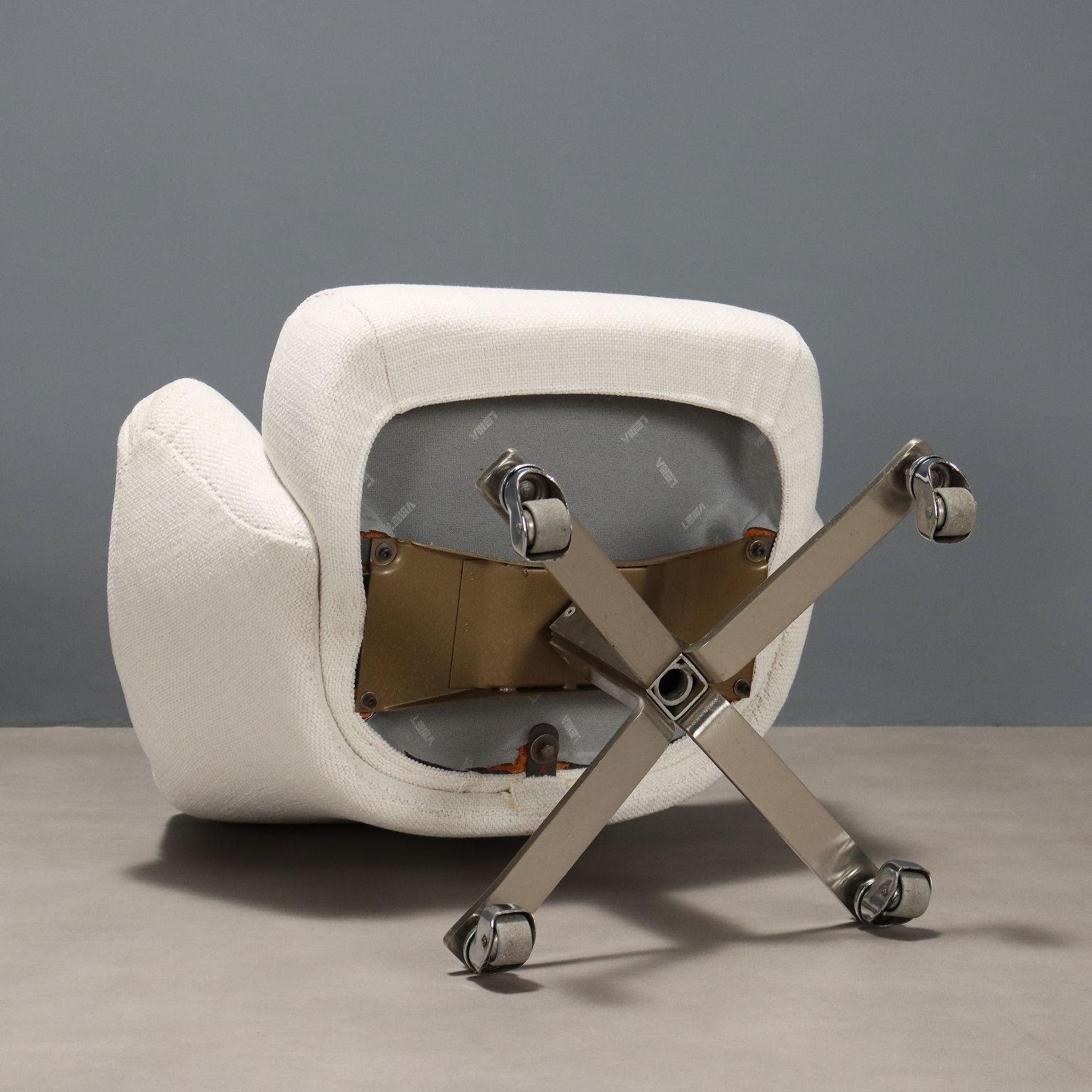 Quattro Poltrone 'Dolly' Formanova anni 60-70 in tessuto bianco in vendita 3