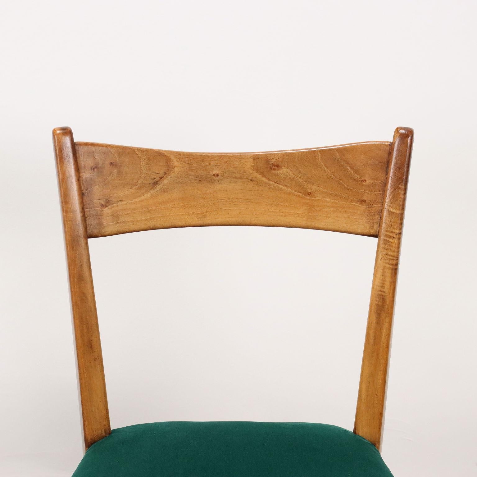 Vier 1950er Stühle mit grünen Sitzen (Italienisch) im Angebot