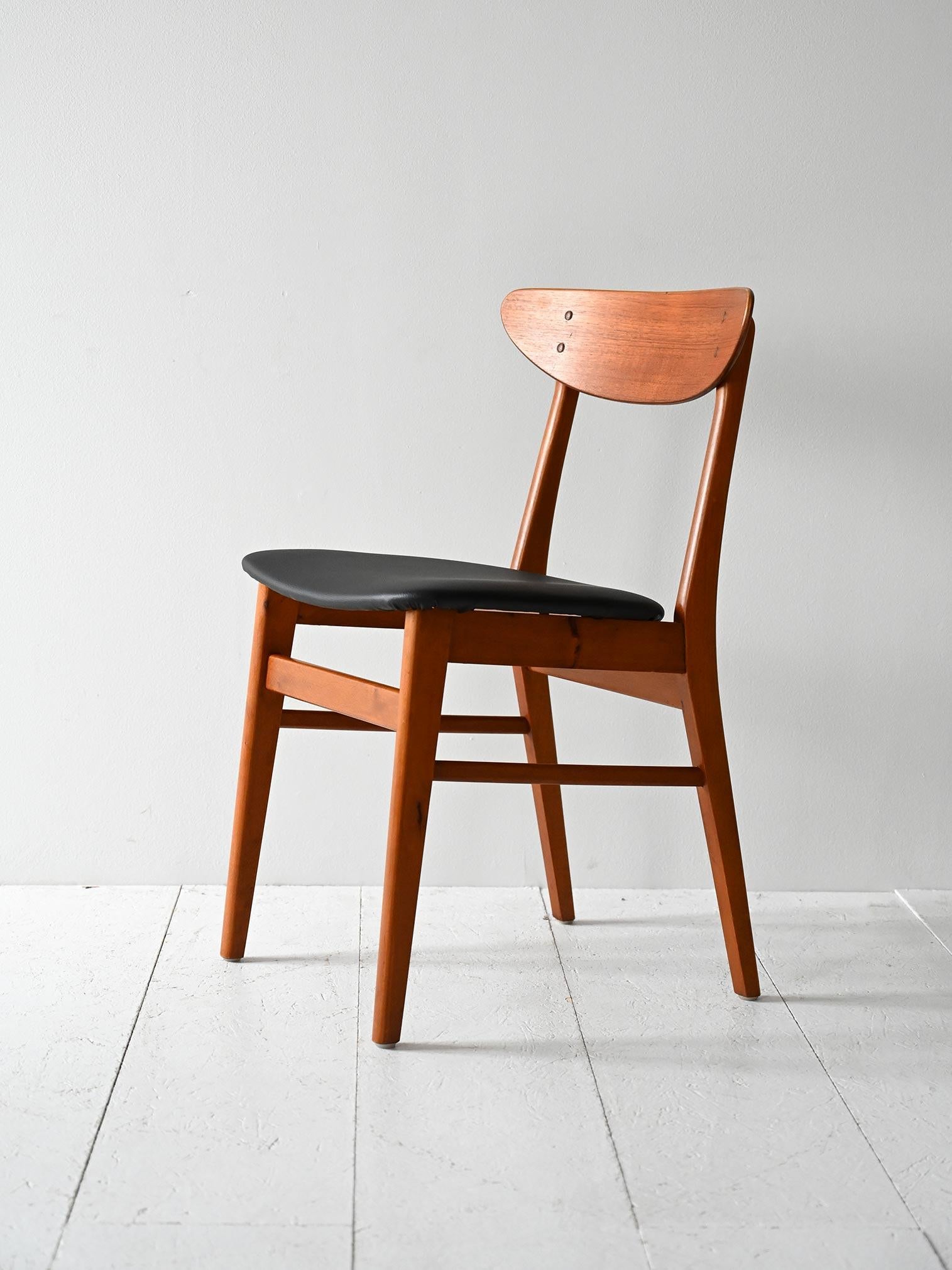 Scandinave moderne Quatre chaises vintage danoises en teck Farstrup en vente