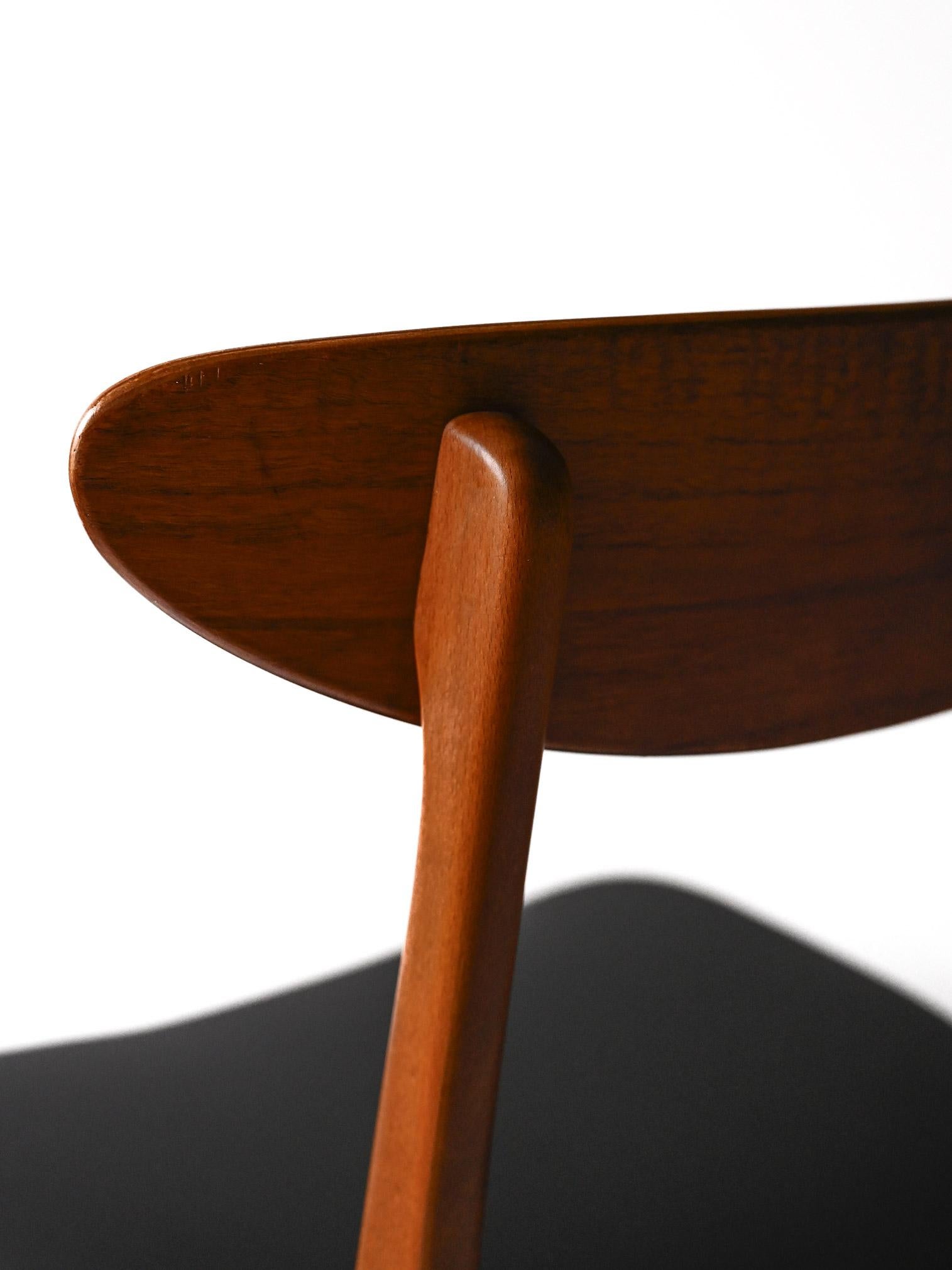 Teck Quatre chaises vintage danoises en teck Farstrup en vente