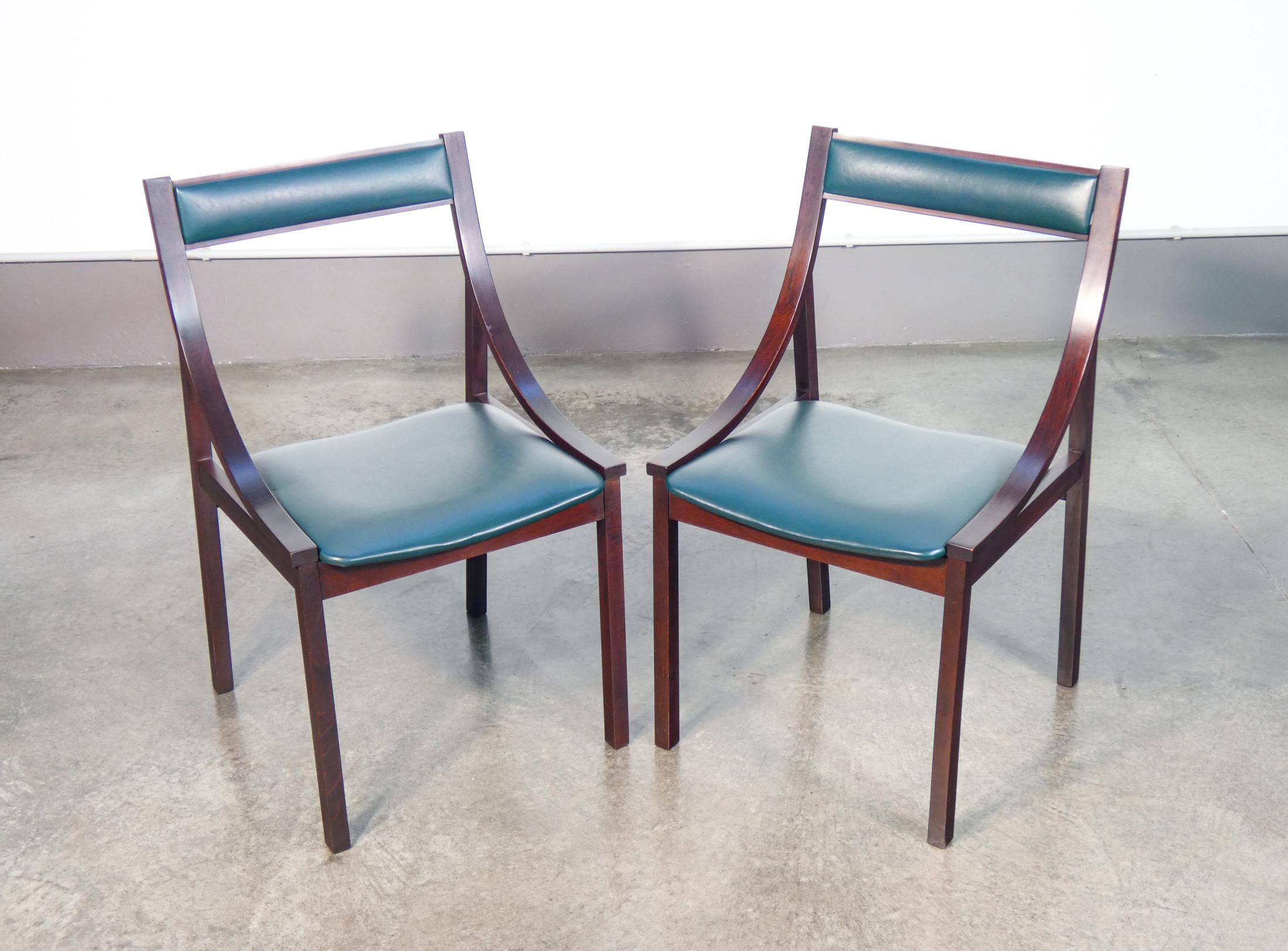 Vier Stühle, entworfen von Carlo DE CARLI für SORMANI. Italien, 1960er Jahre im Angebot 5