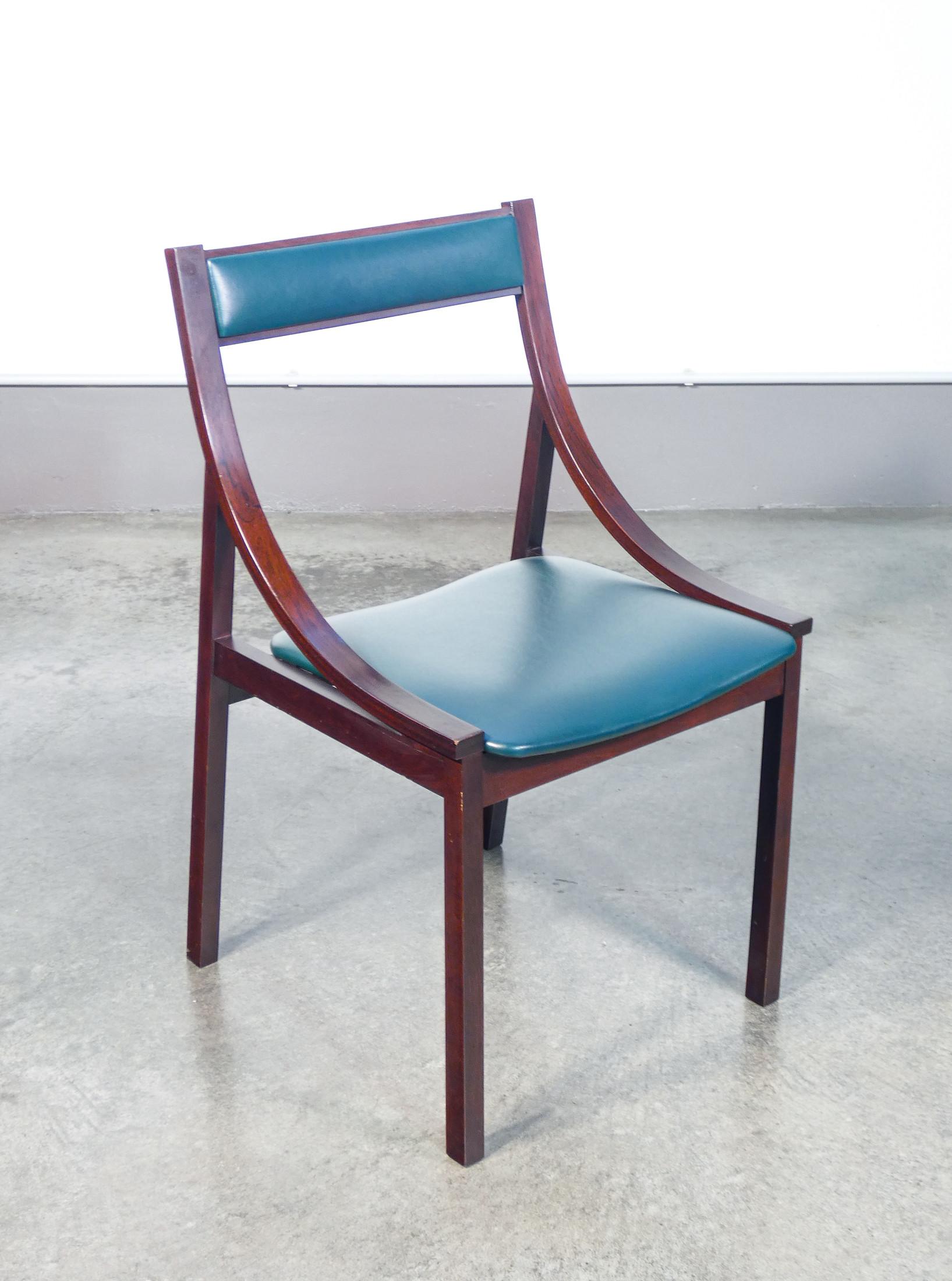 Vier Stühle, entworfen von Carlo DE CARLI für SORMANI. Italien, 1960er Jahre (Italian) im Angebot