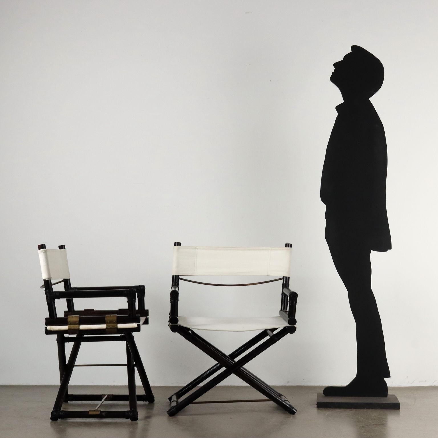 Groupe de 4 chaises pliantes de réalisateur, structure en bambou, assise et dossier en tissu.