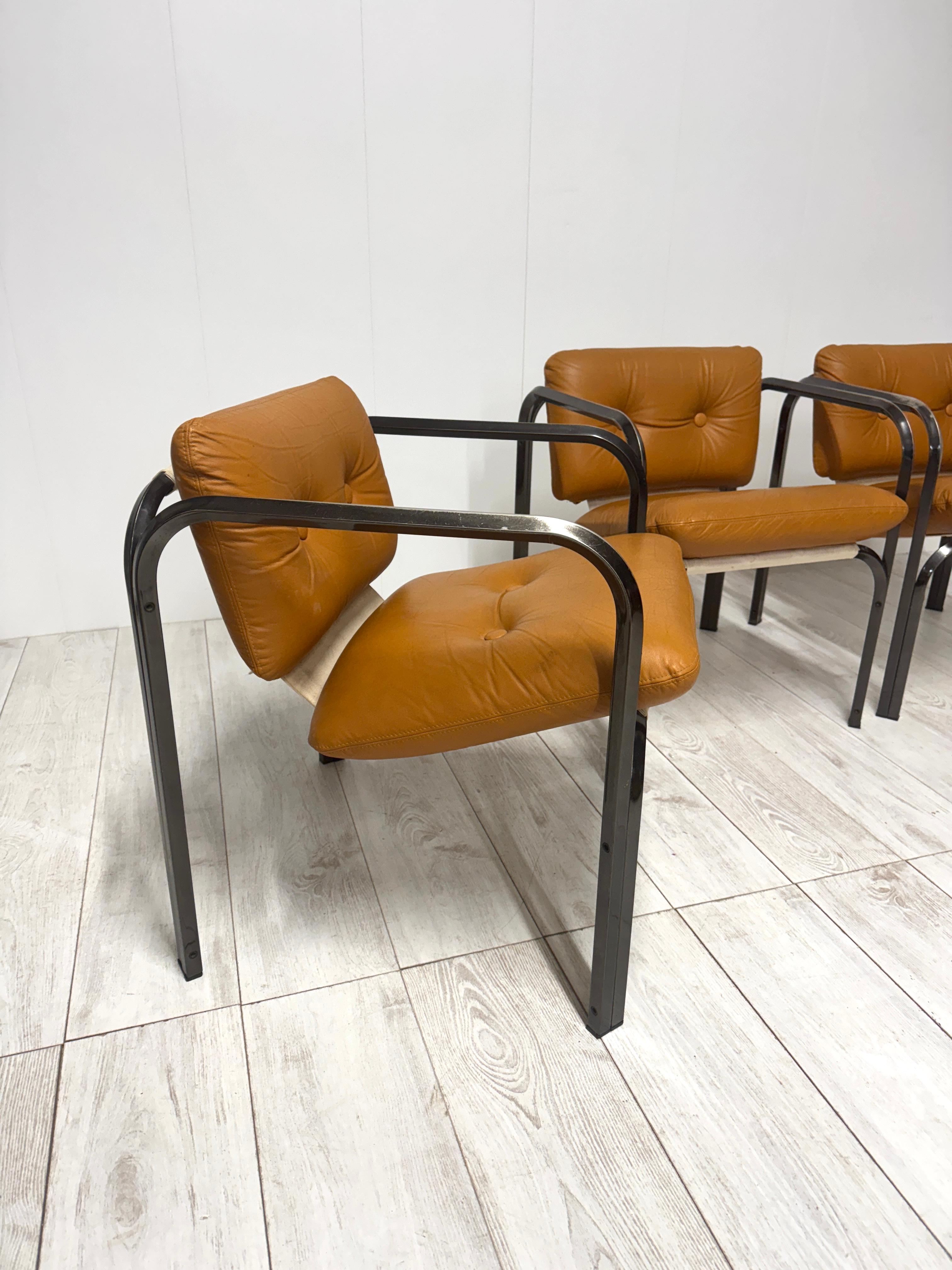 Four leather chairs,  prod. Italian, 1970s In Good Condition For Sale In Rivoli, IT