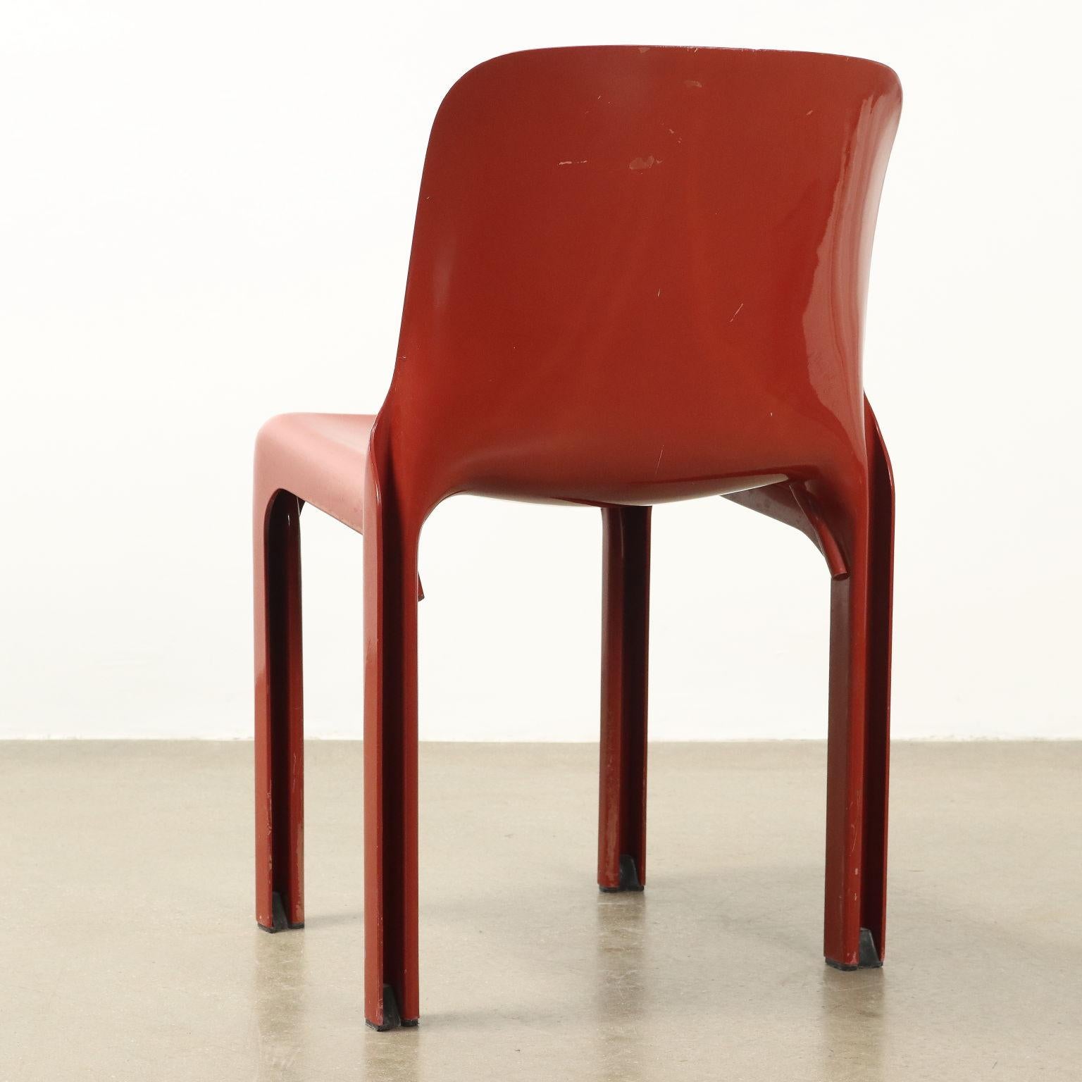 Four Red 'Selene' Chairs Artemide Design by Vico Magistretti 1970s 1